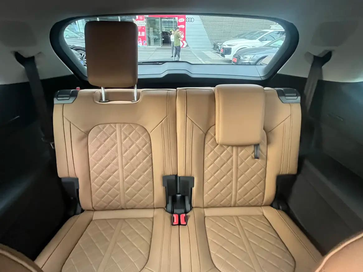 Audi Q6 2025 г. 7748 км. — фото 19