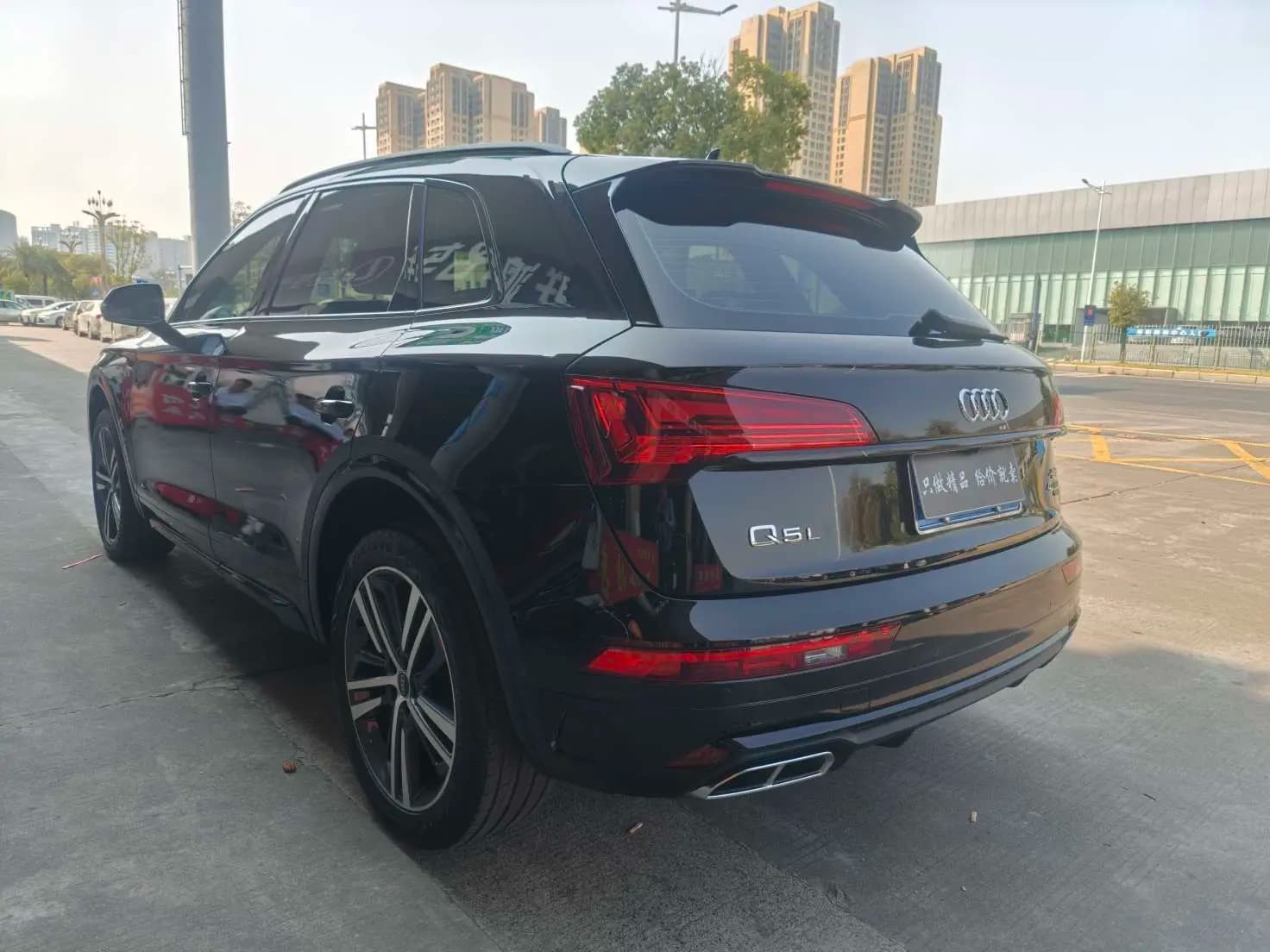 Audi Q5L Sportback 2022 г. 55117 км. — фото 4