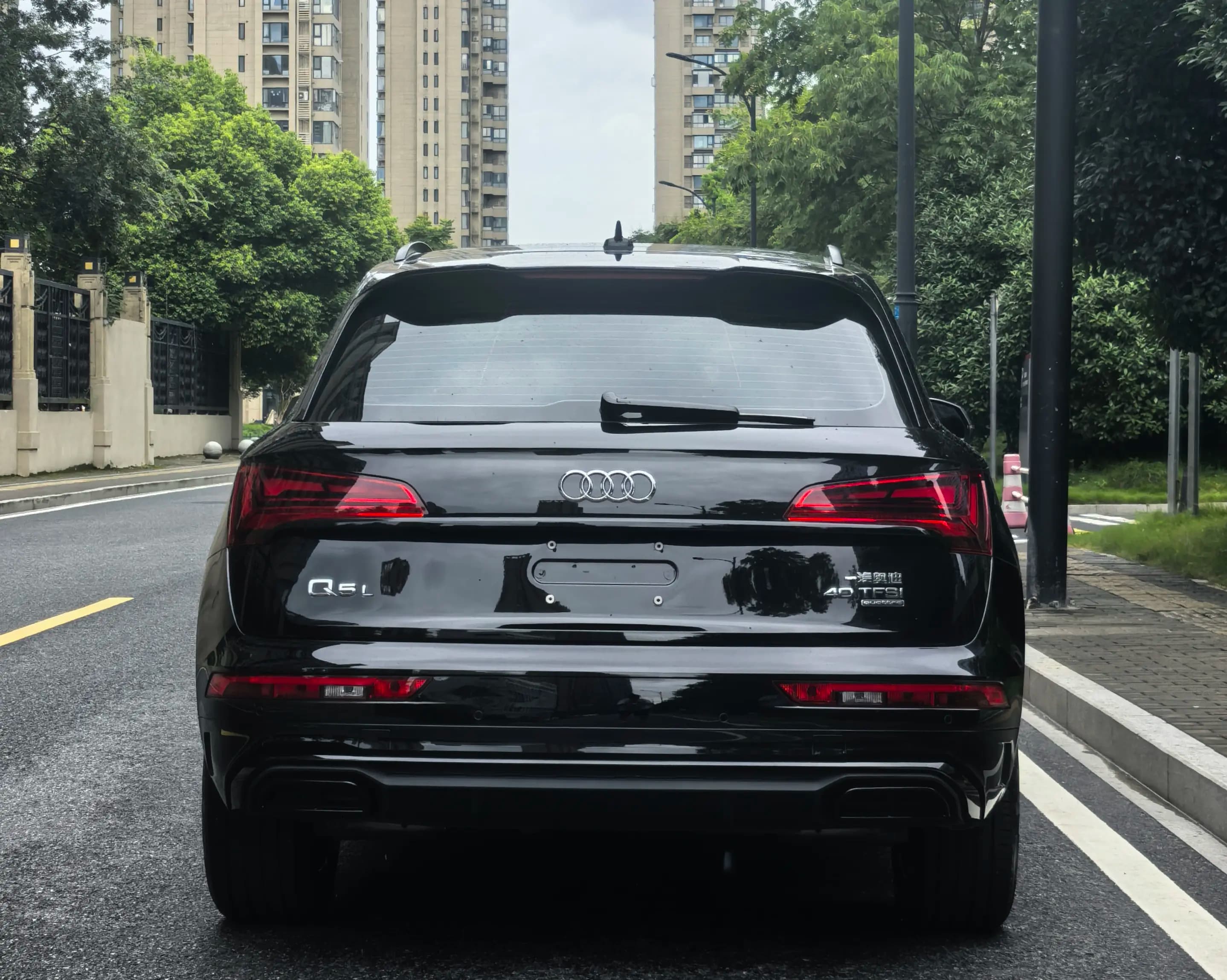 Audi Q5L 2023 г. 27095 км. — фото 3