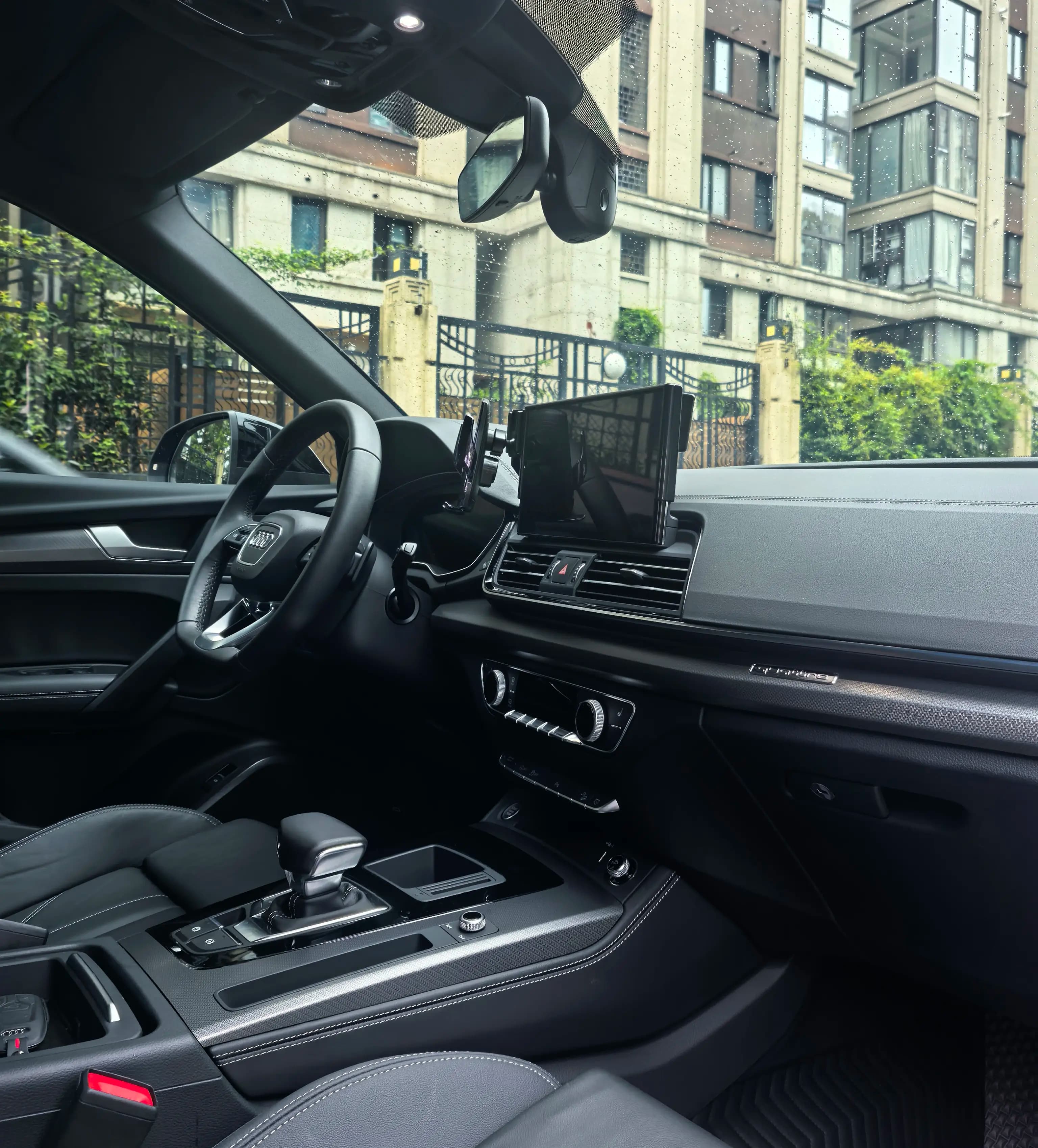 Audi Q5L 2023 г. 27095 км. — фото 7