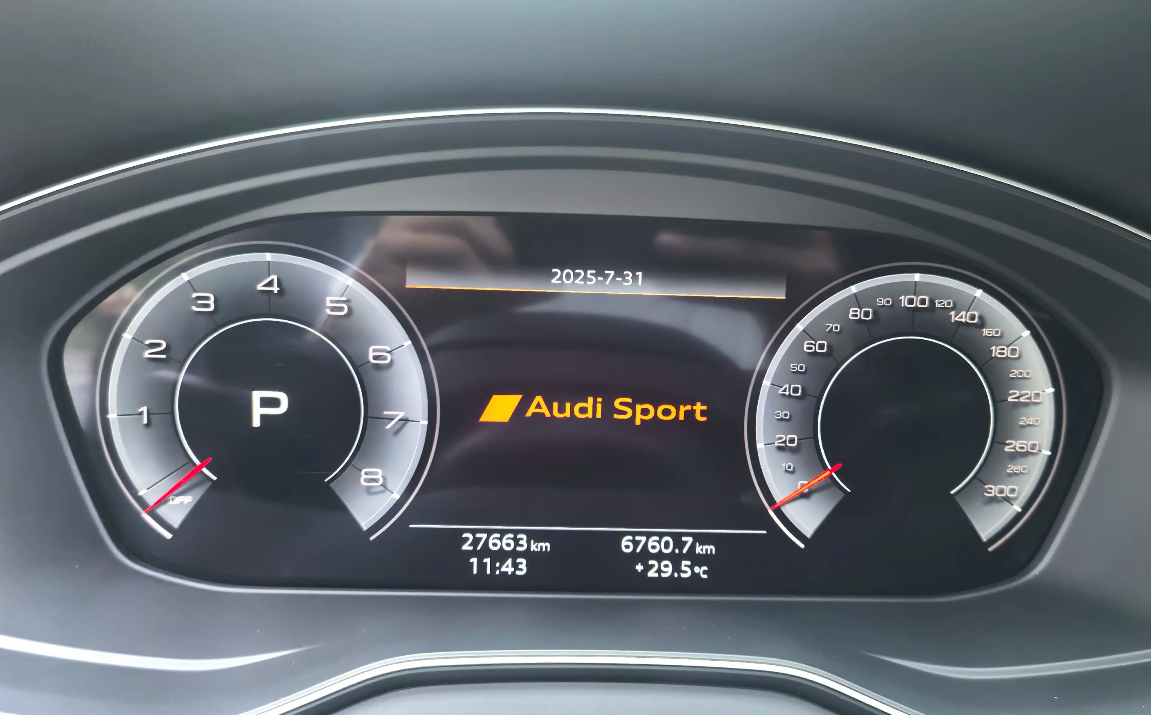 Audi Q5L 2023 г. 27095 км. — фото 9