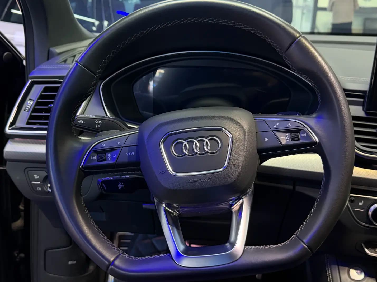 Audi Q5L 2023 г. 29022 км. — фото 7