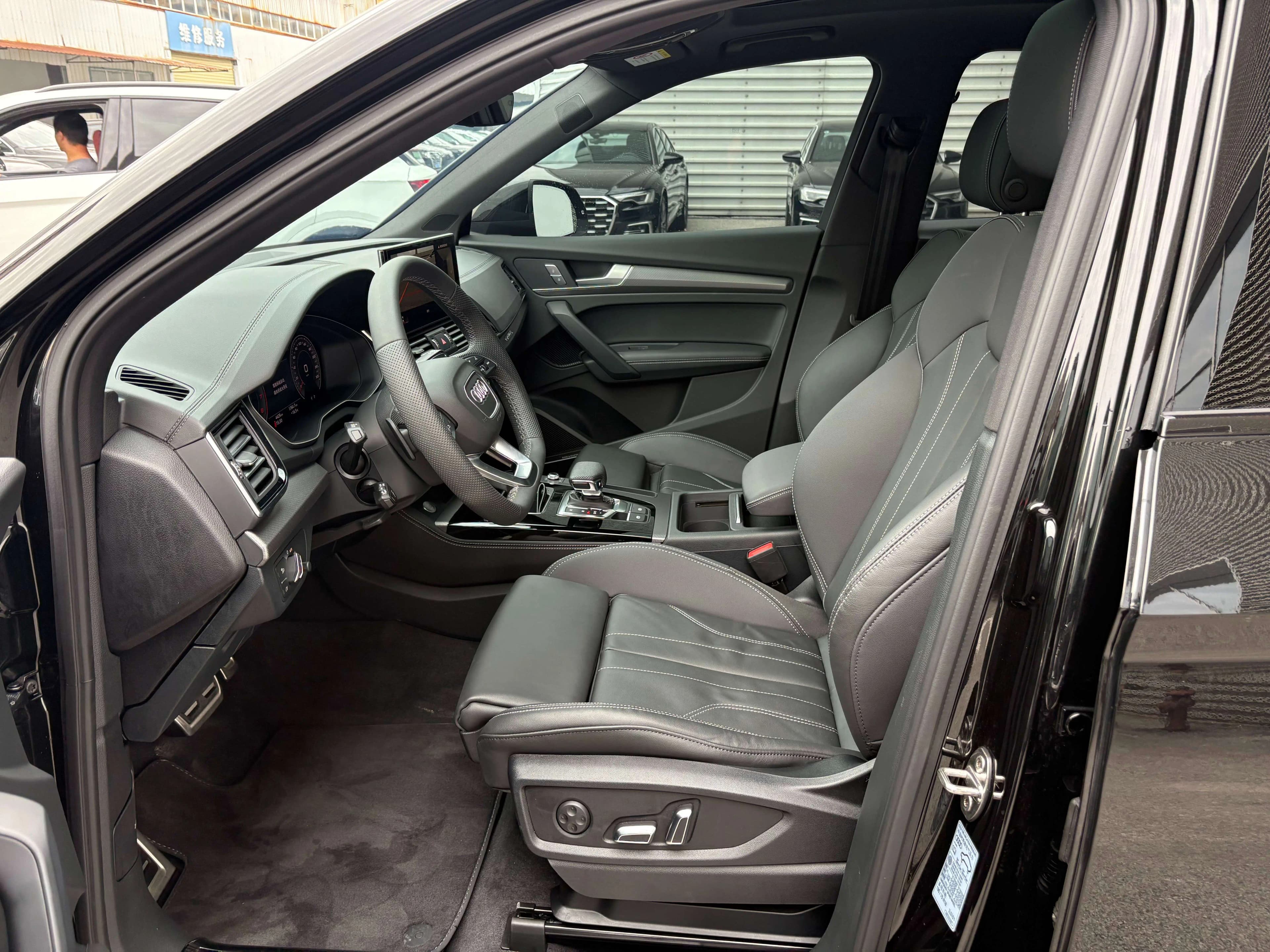 Audi Q5L 2024 г. 35018 км. — фото 19