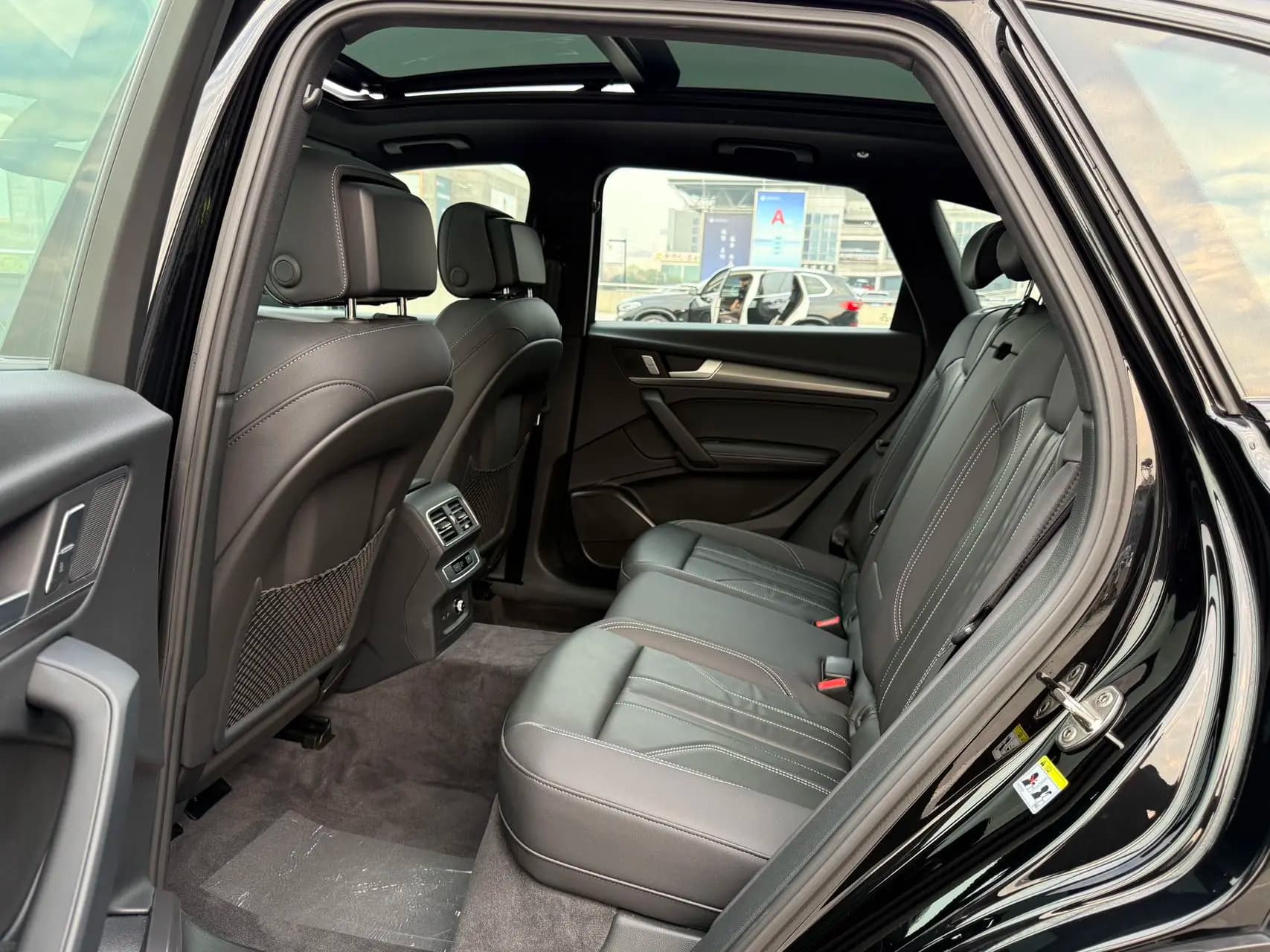 Audi Q5L 2024 г. 28122 км. — фото 9