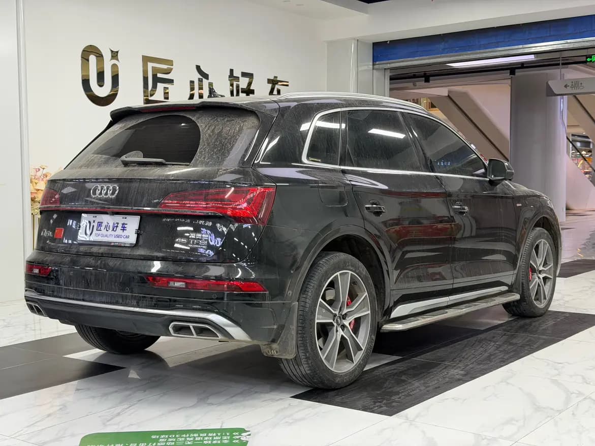 Audi Q5L 2022 г. 32297 км. — фото 5