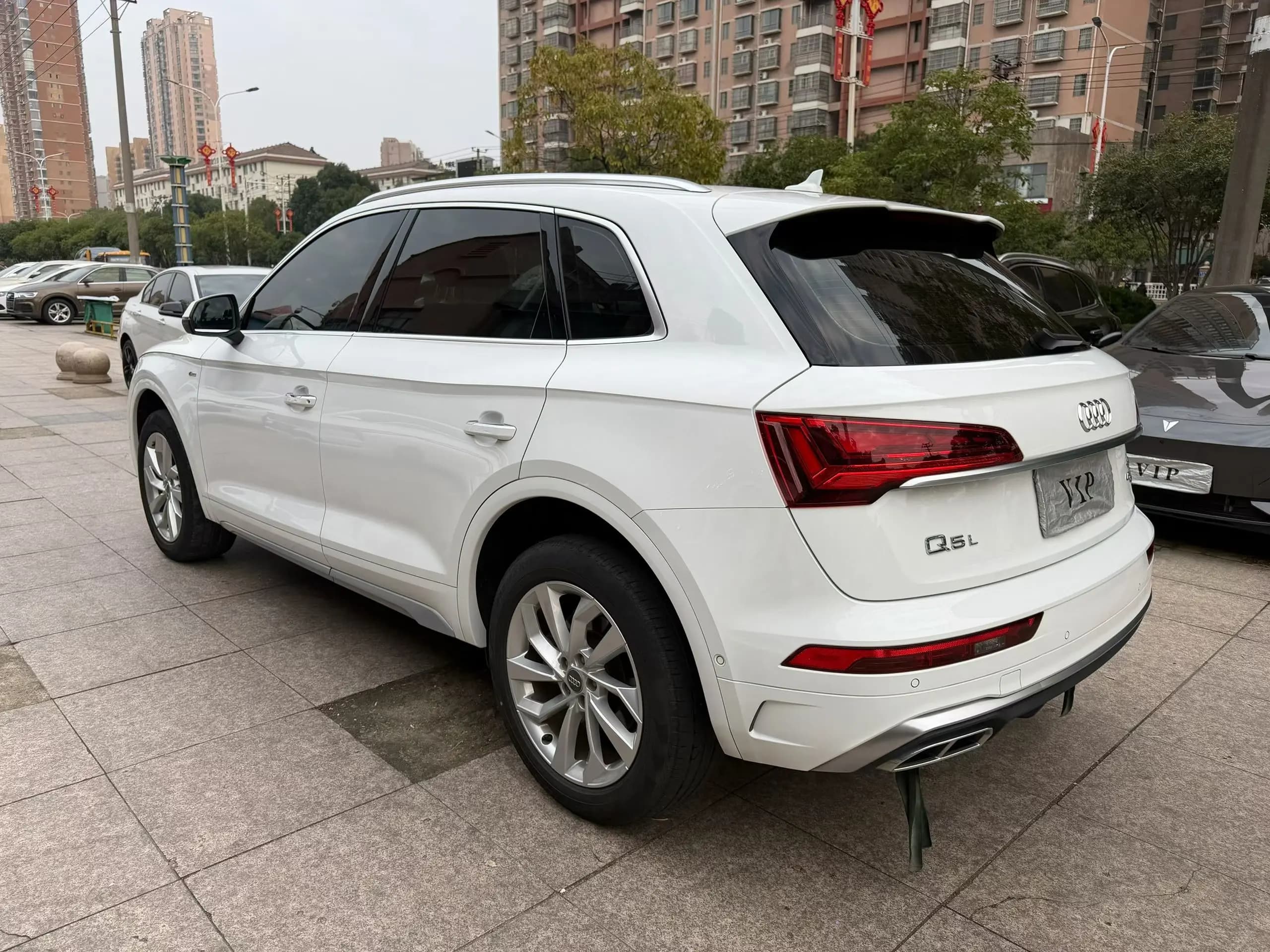Audi Q5L 2021 г. 80135 км. — фото 2