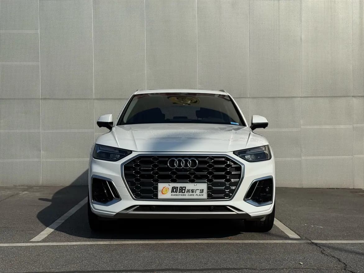 Audi Q5L 2023 г. 59013 км. — фото 2