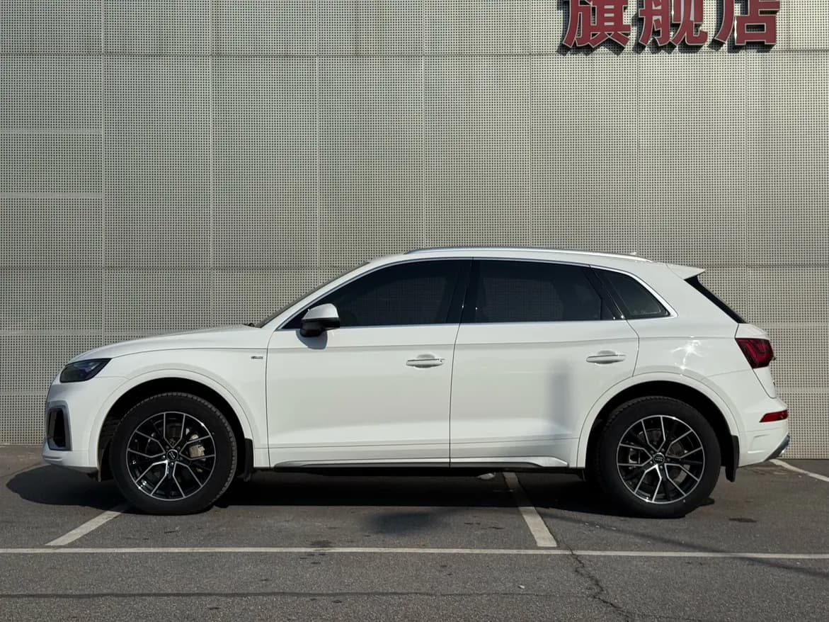 Audi Q5L 2023 г. 59013 км. — фото 3
