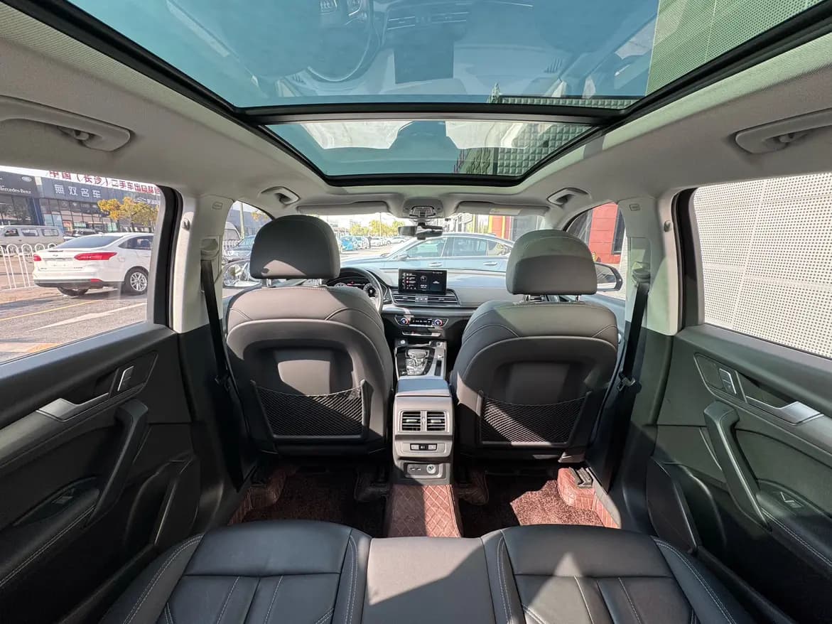 Audi Q5L 2023 г. 59013 км. — фото 28