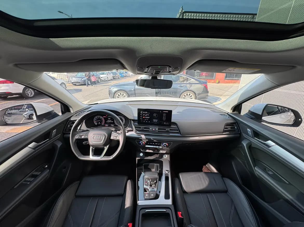 Audi Q5L 2023 г. 59013 км. — фото 31