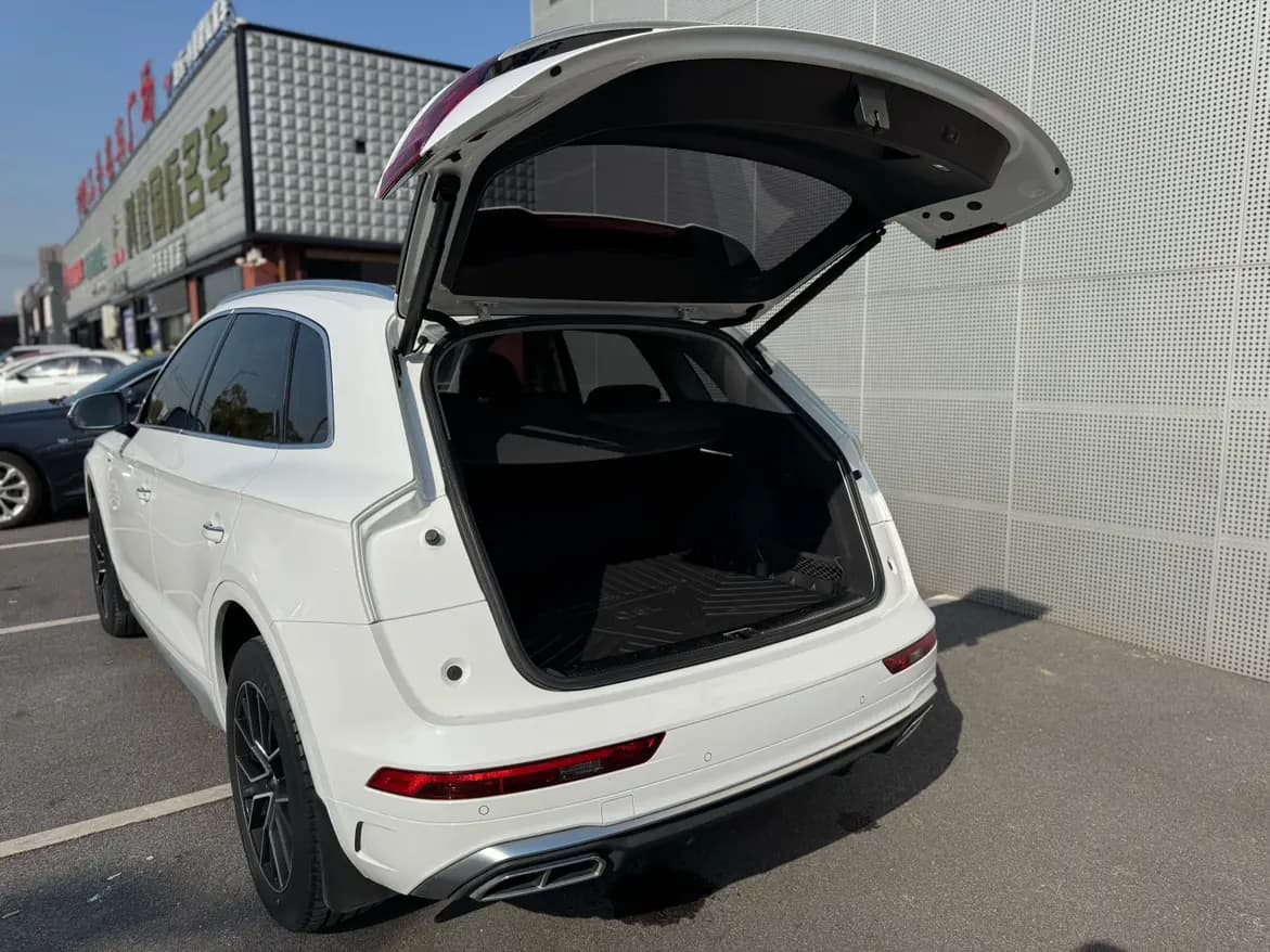 Audi Q5L 2023 г. 59013 км. — фото 37