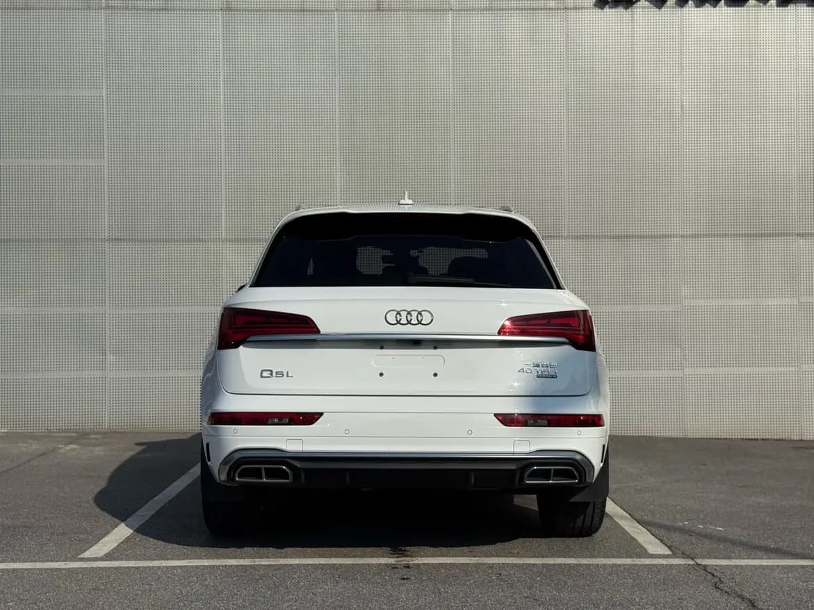 Audi Q5L 2023 г. 59013 км. — фото 5