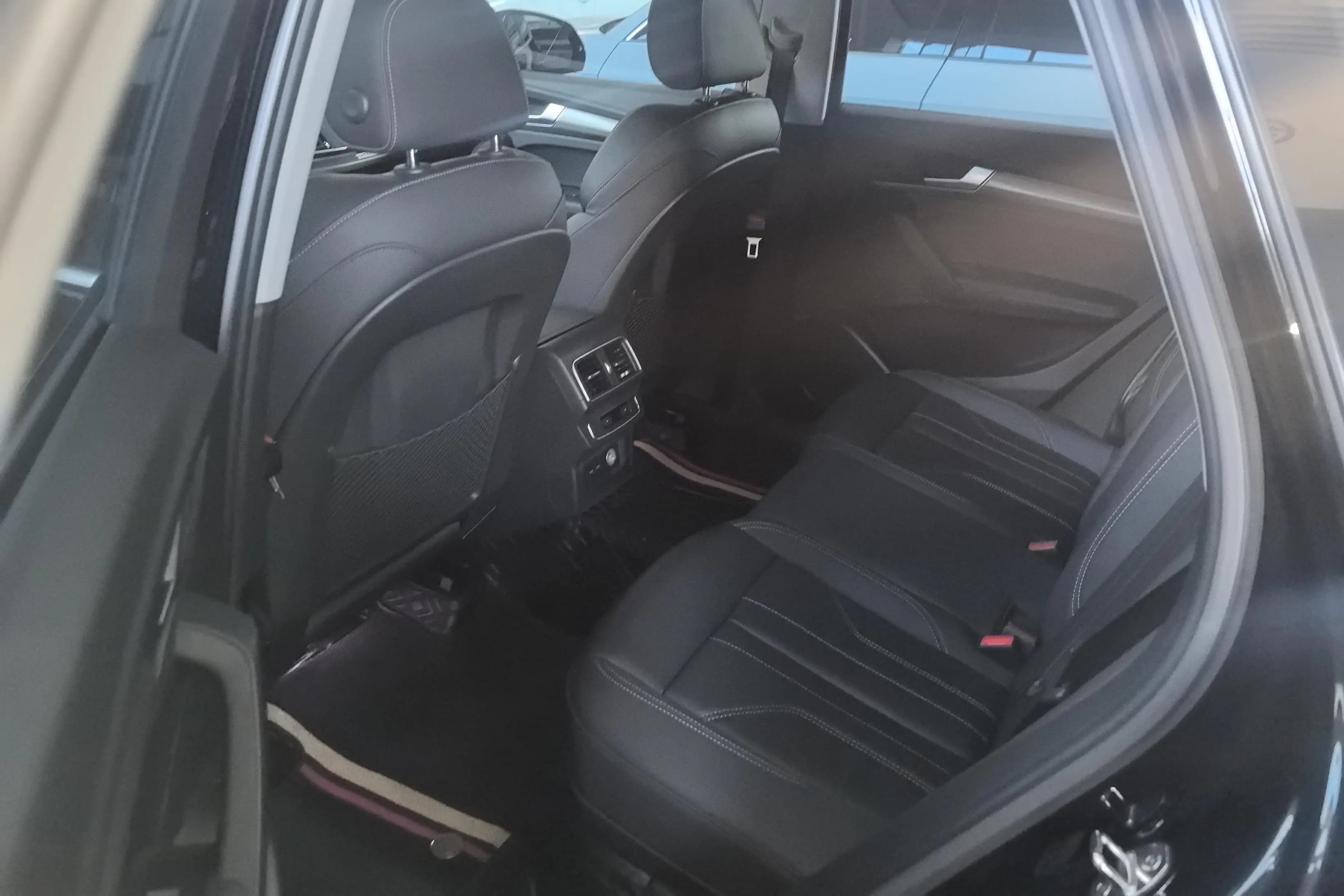 Audi Q5L 2022 г. 61271 км. — фото 13