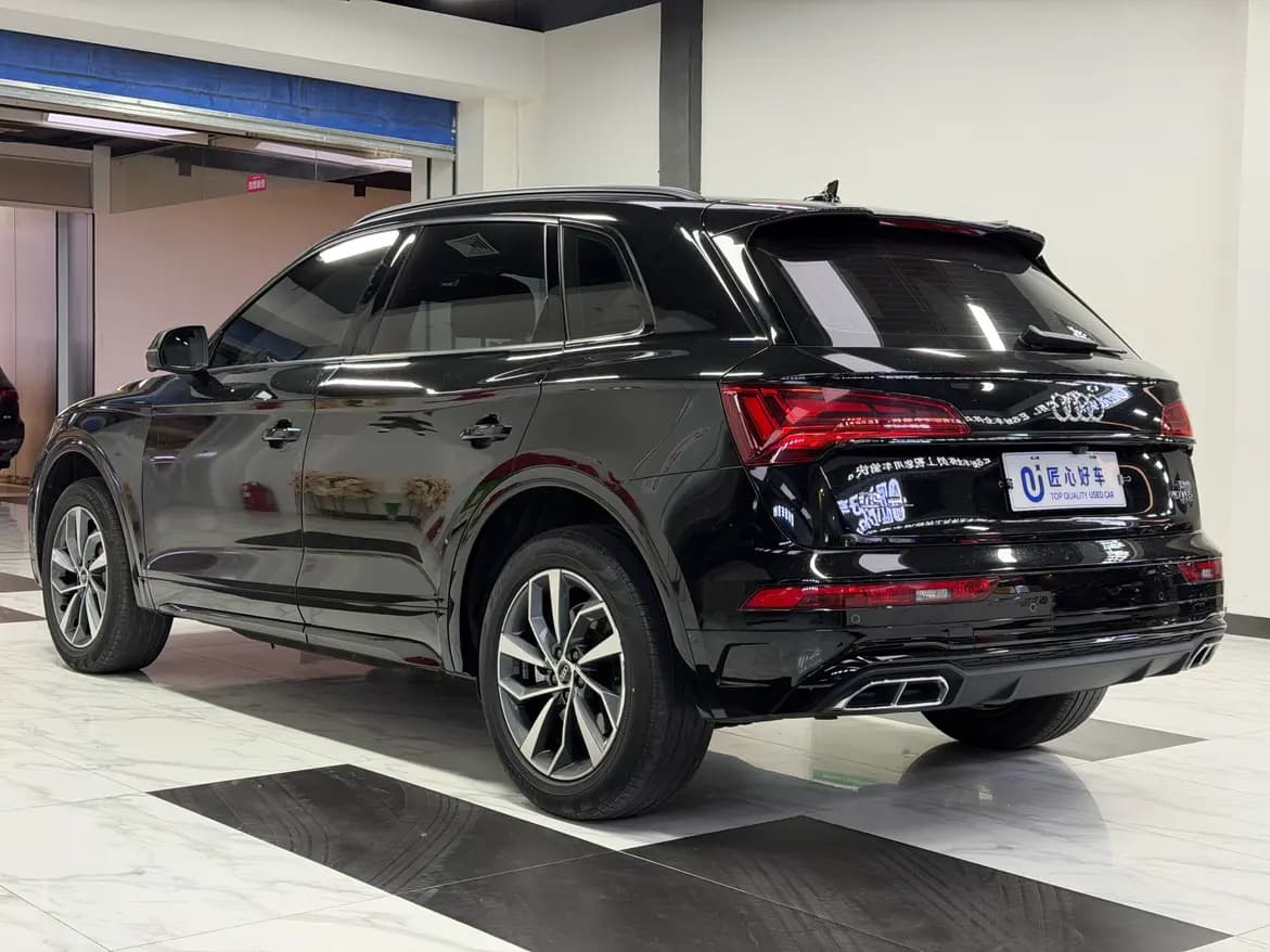 Audi Q5L 2023 г. 67063 км. — фото 4