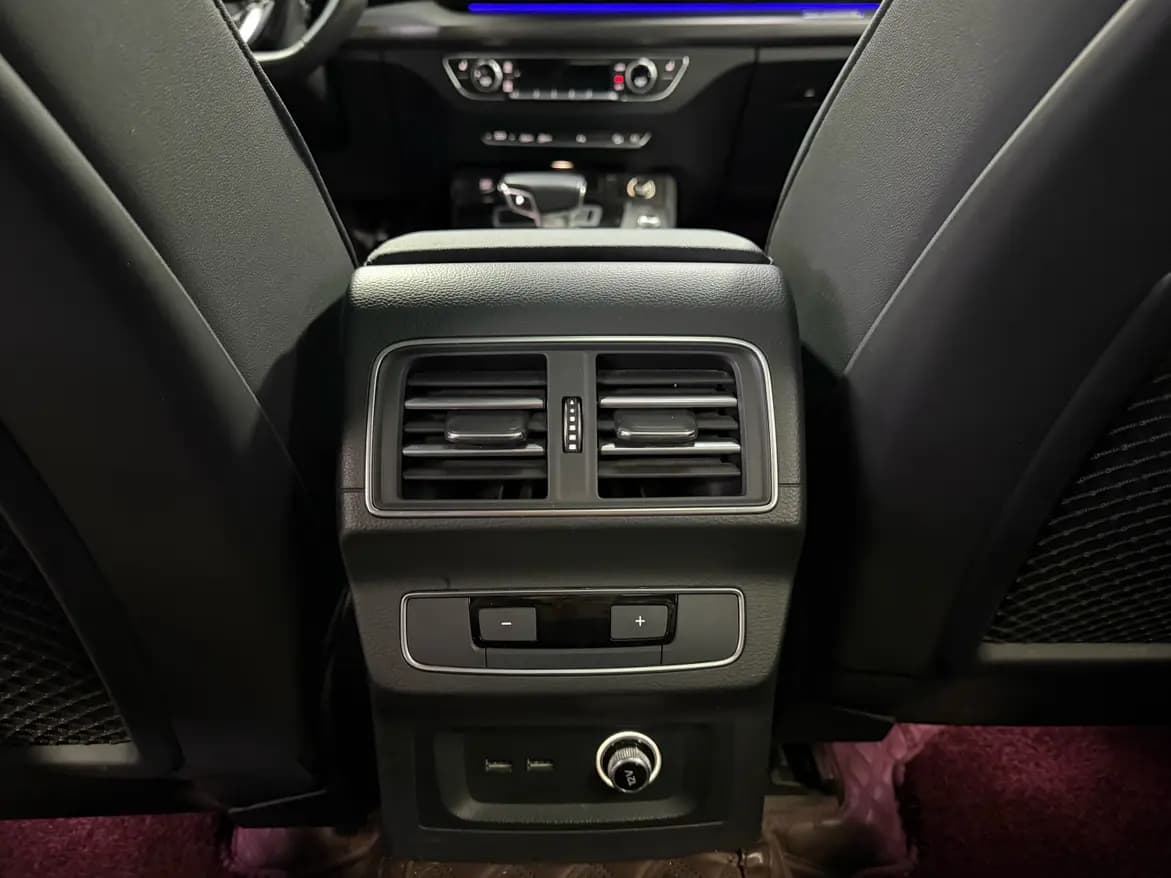 Audi Q5L 2023 г. 67063 км. — фото 8