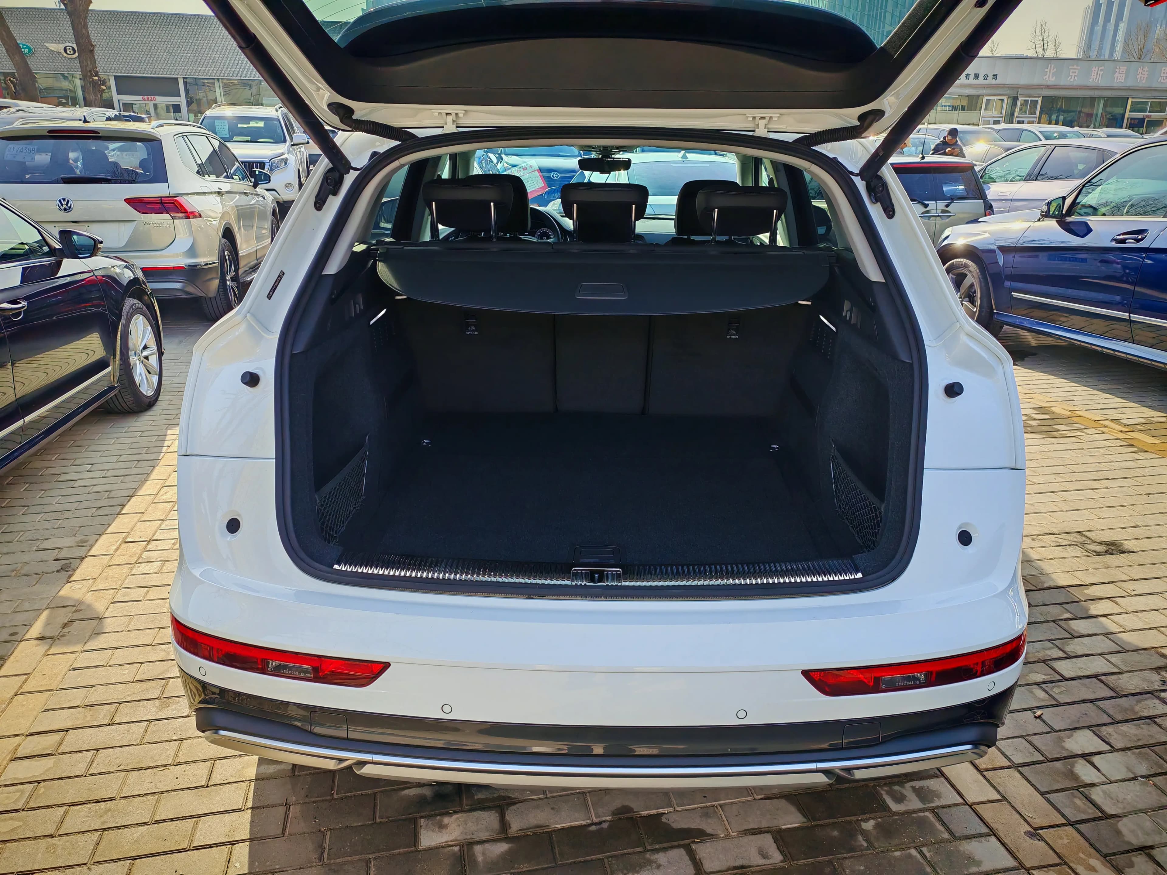 Audi Q5L 2024 г. 25009 км. — фото 19