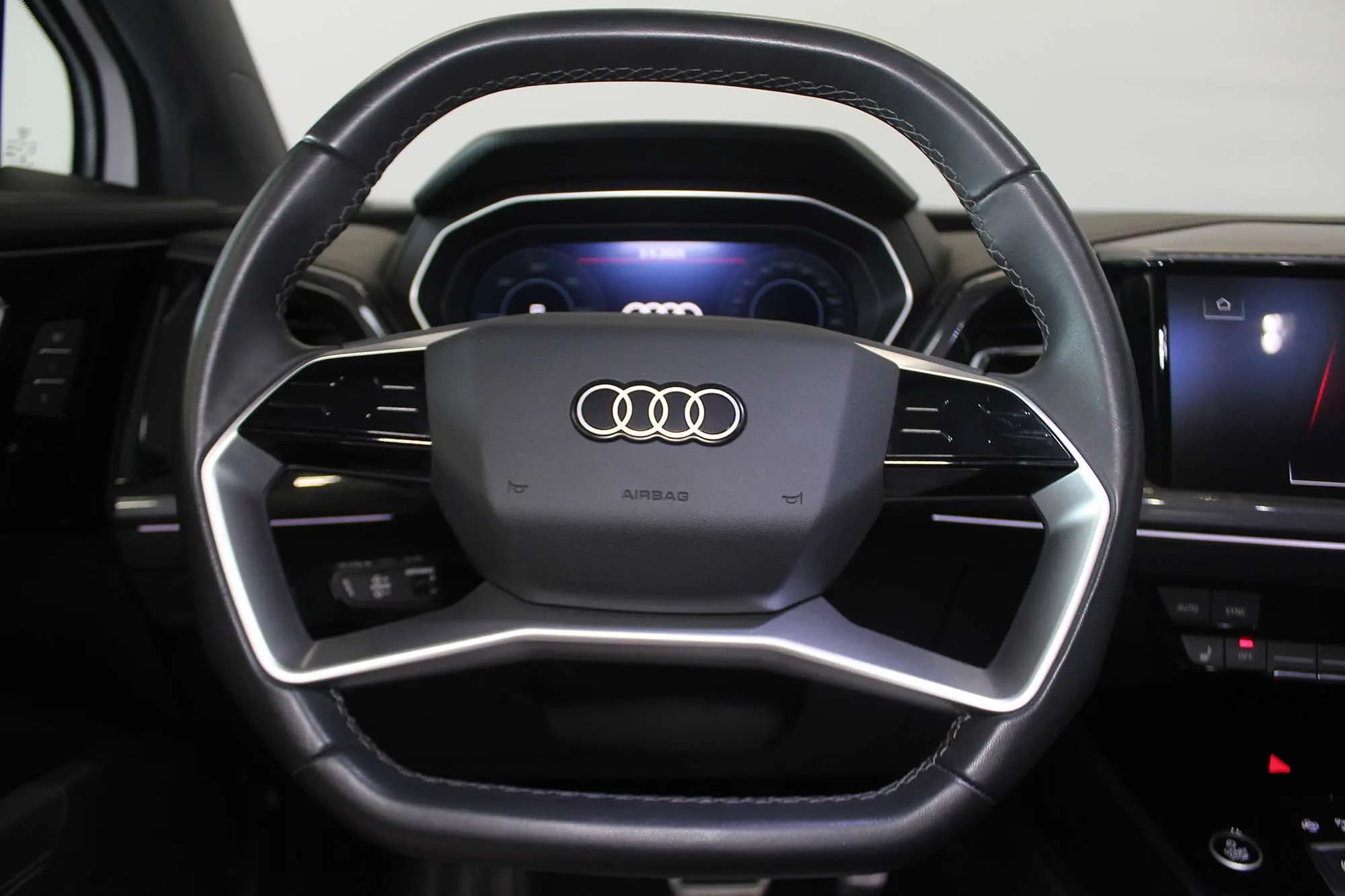 Audi Q4 e-tron 2024 г. 16967 км. — фото 8