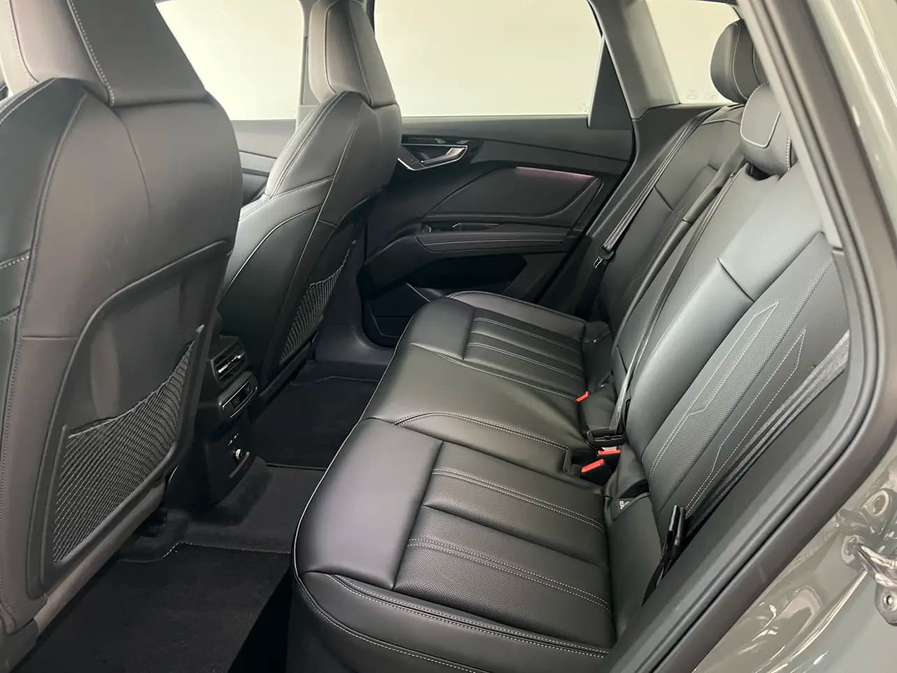 Audi Q4 e-tron 2025 г. 8369 км. — фото 11