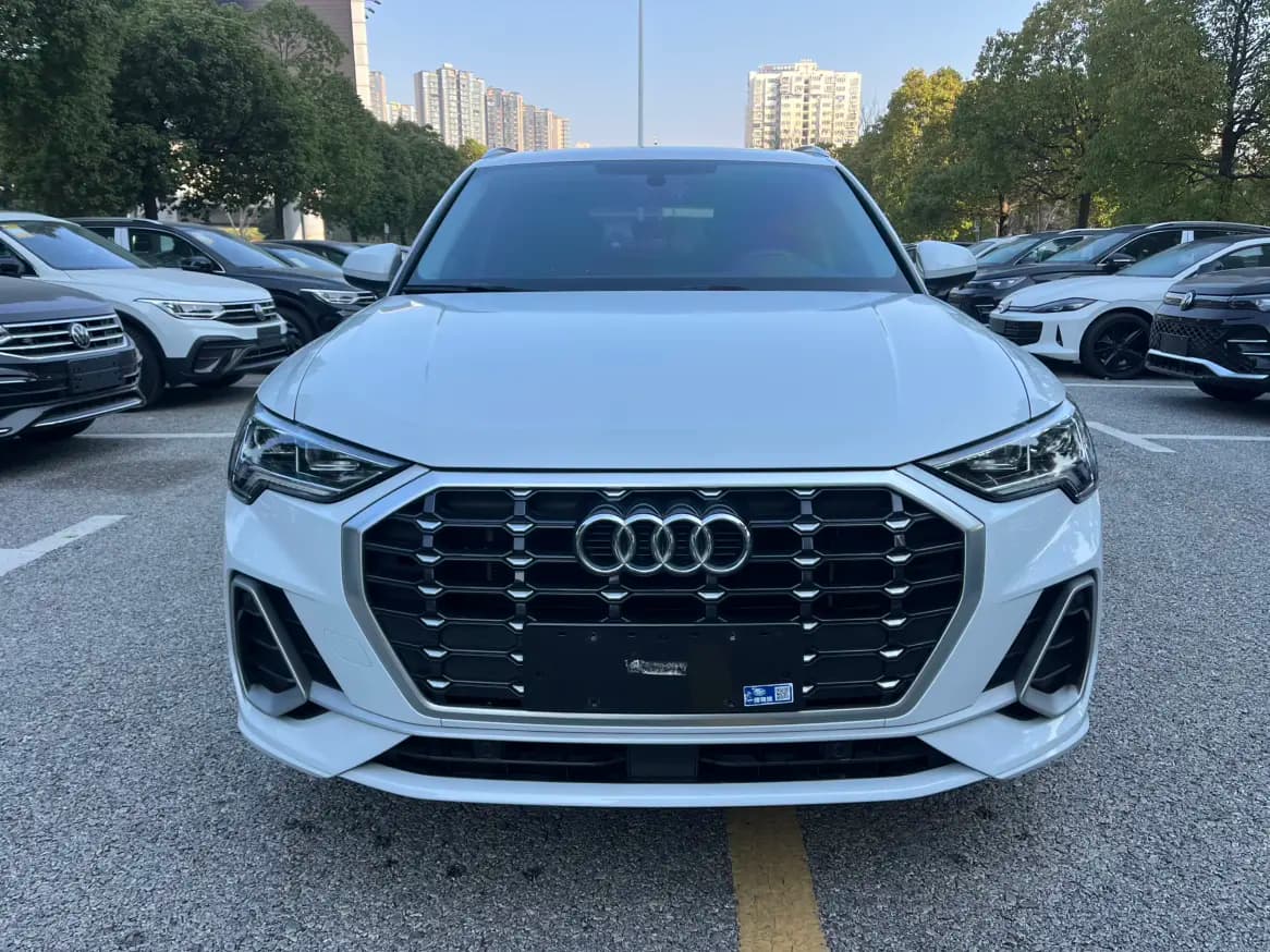Audi Q3 2022 г. 53113 км. — фото 2