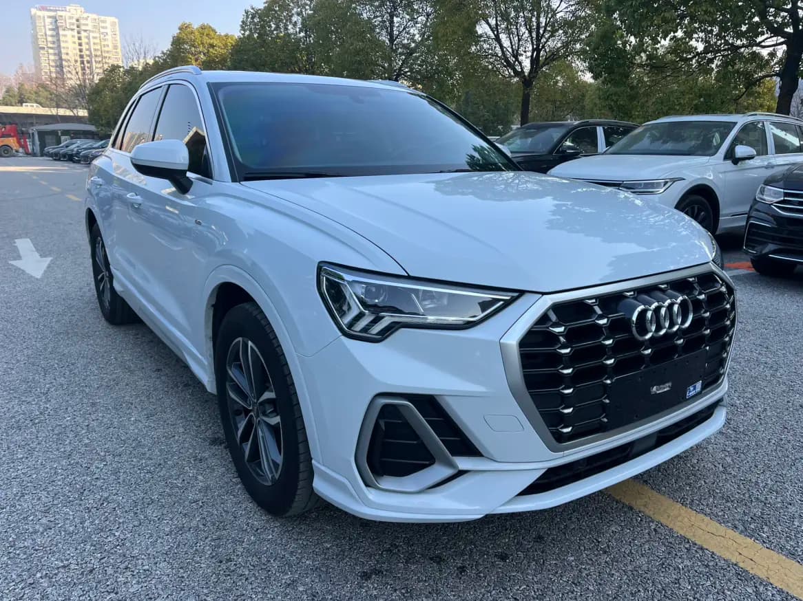 Audi Q3 2022 г. 53113 км. — фото 3