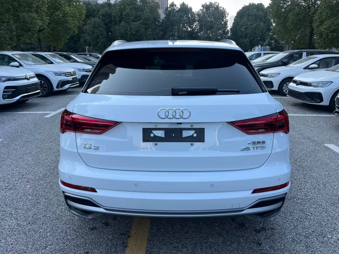 Audi Q3 2022 г. 53113 км. — фото 4