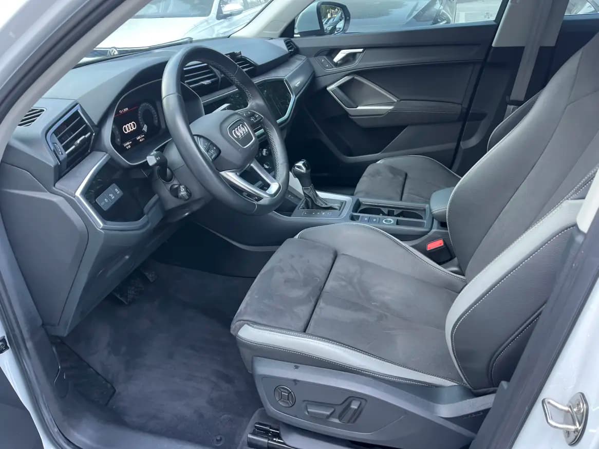 Audi Q3 2022 г. 53113 км. — фото 7
