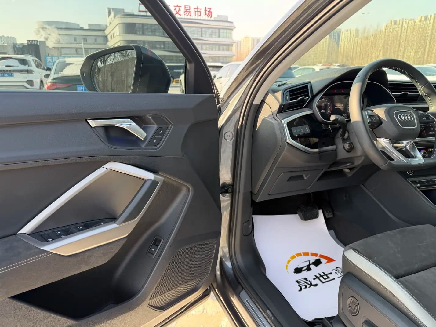 Audi Q3 2021 г. 34100 км. — фото 18