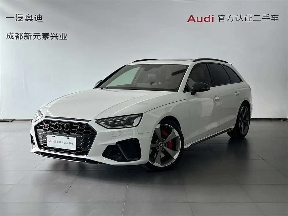 Audi S4 2024 г. 23274 км.