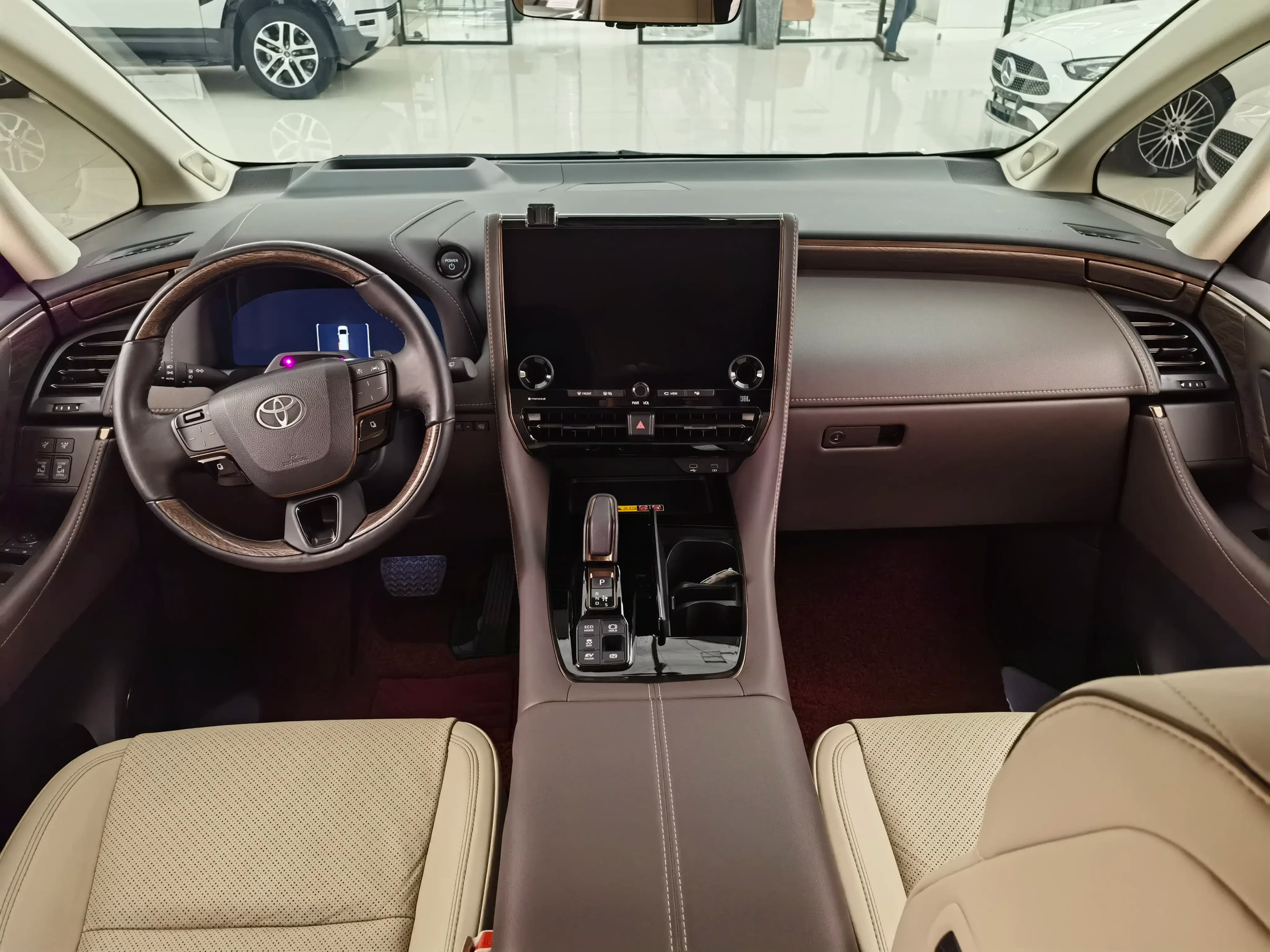 Toyota Alphard 2025 г. 21234 км. — фото 11