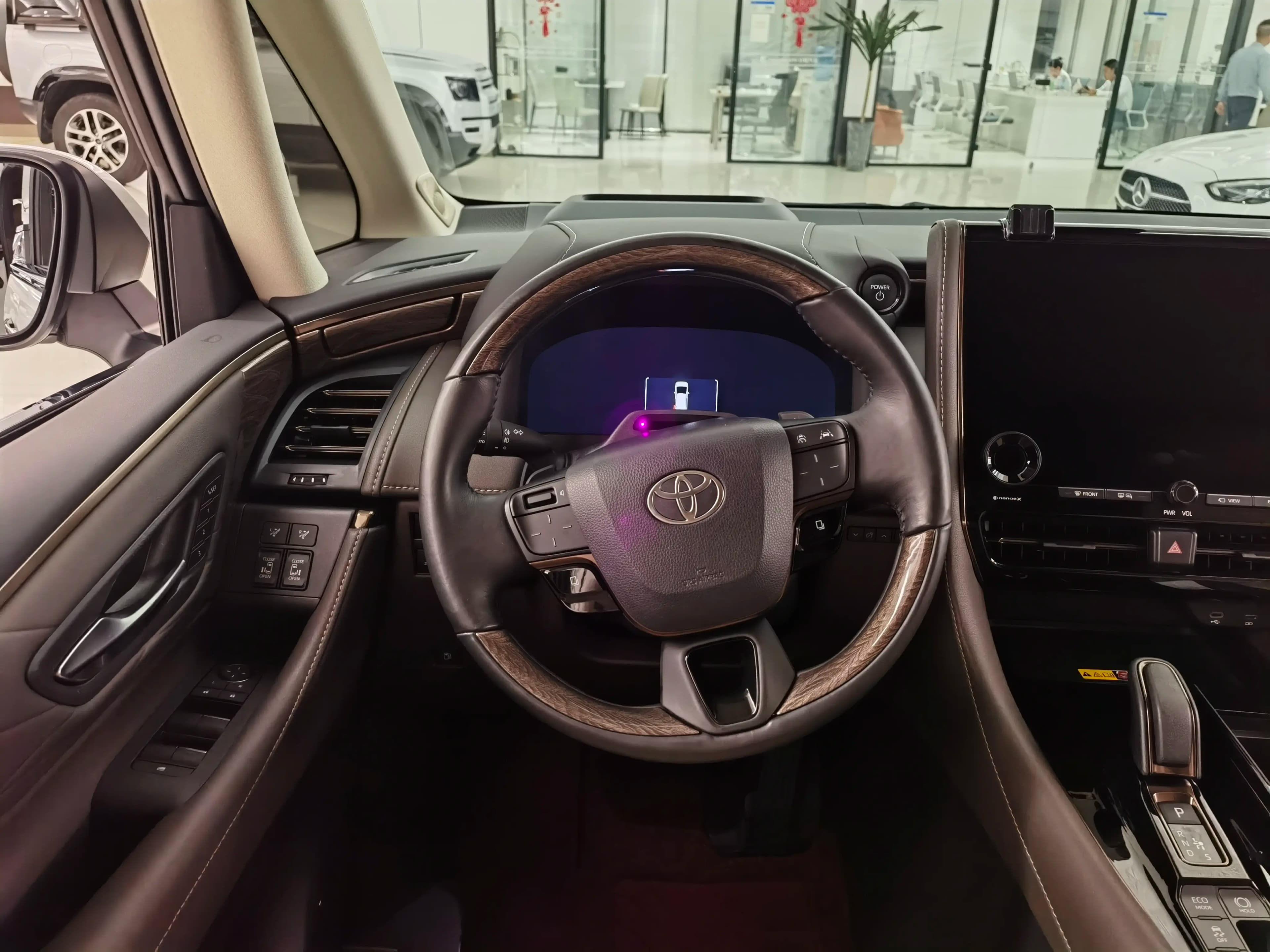 Toyota Alphard 2025 г. 21234 км. — фото 13