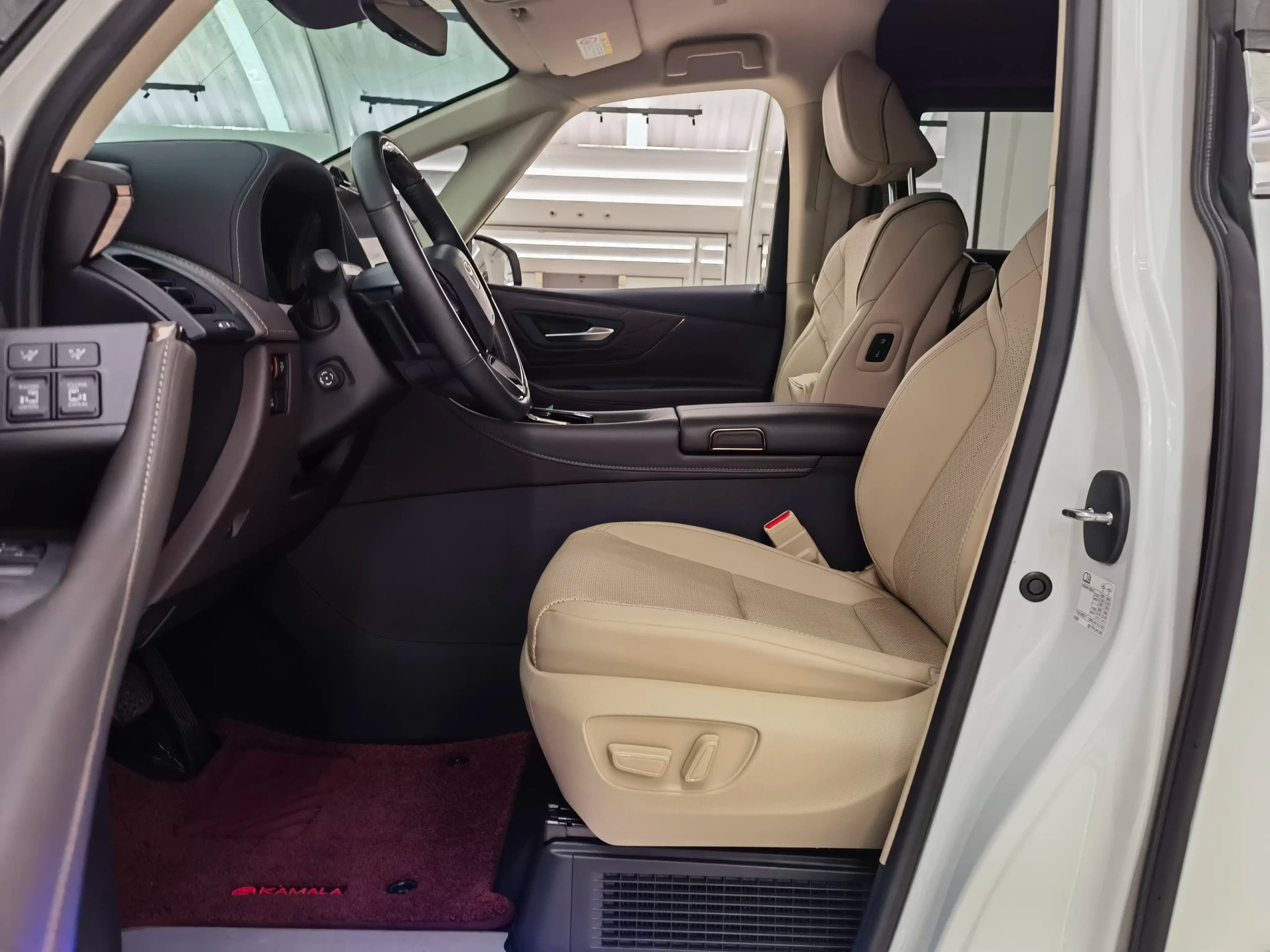 Toyota Alphard 2025 г. 21234 км. — фото 16