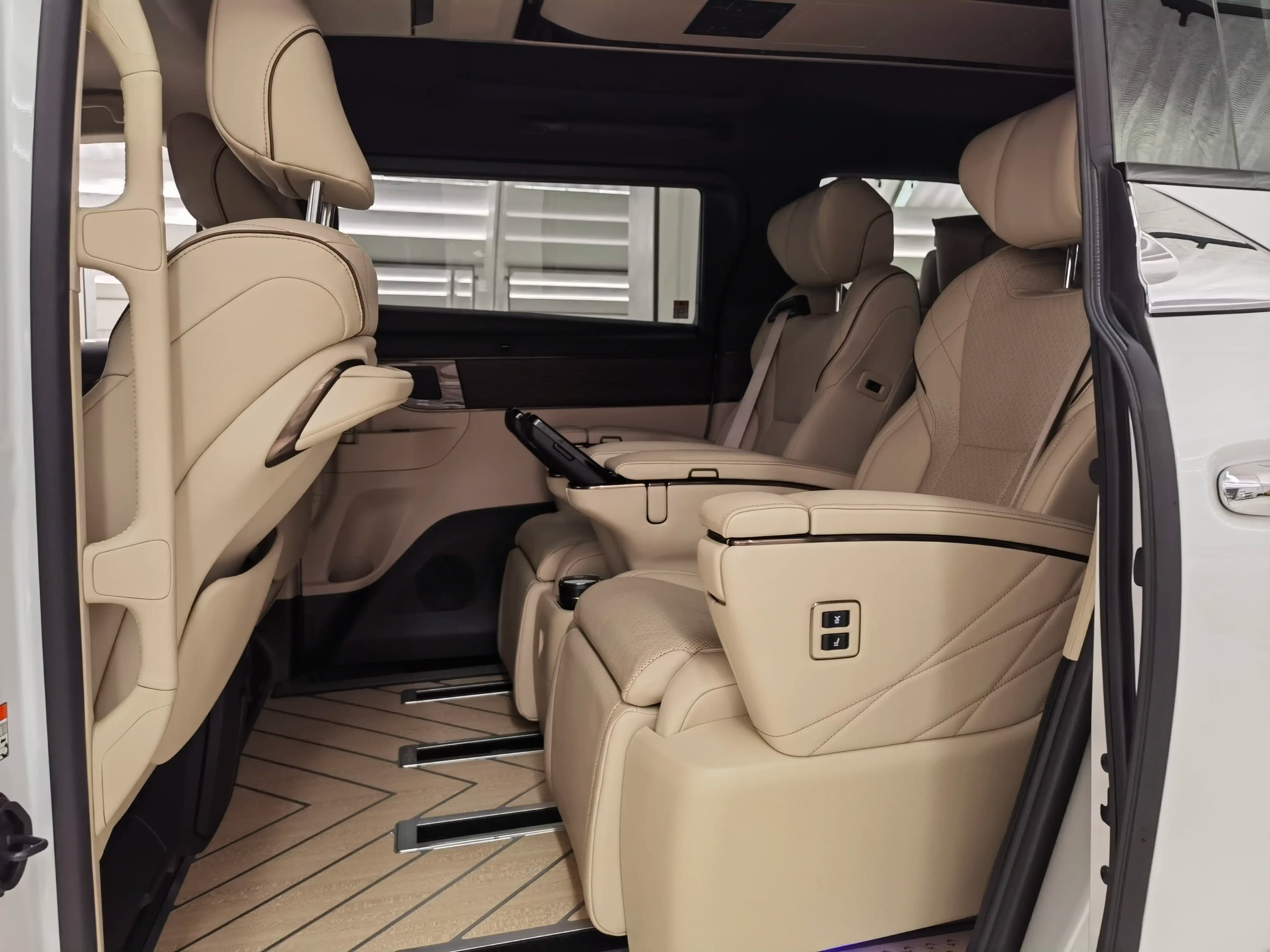 Toyota Alphard 2025 г. 21234 км. — фото 22