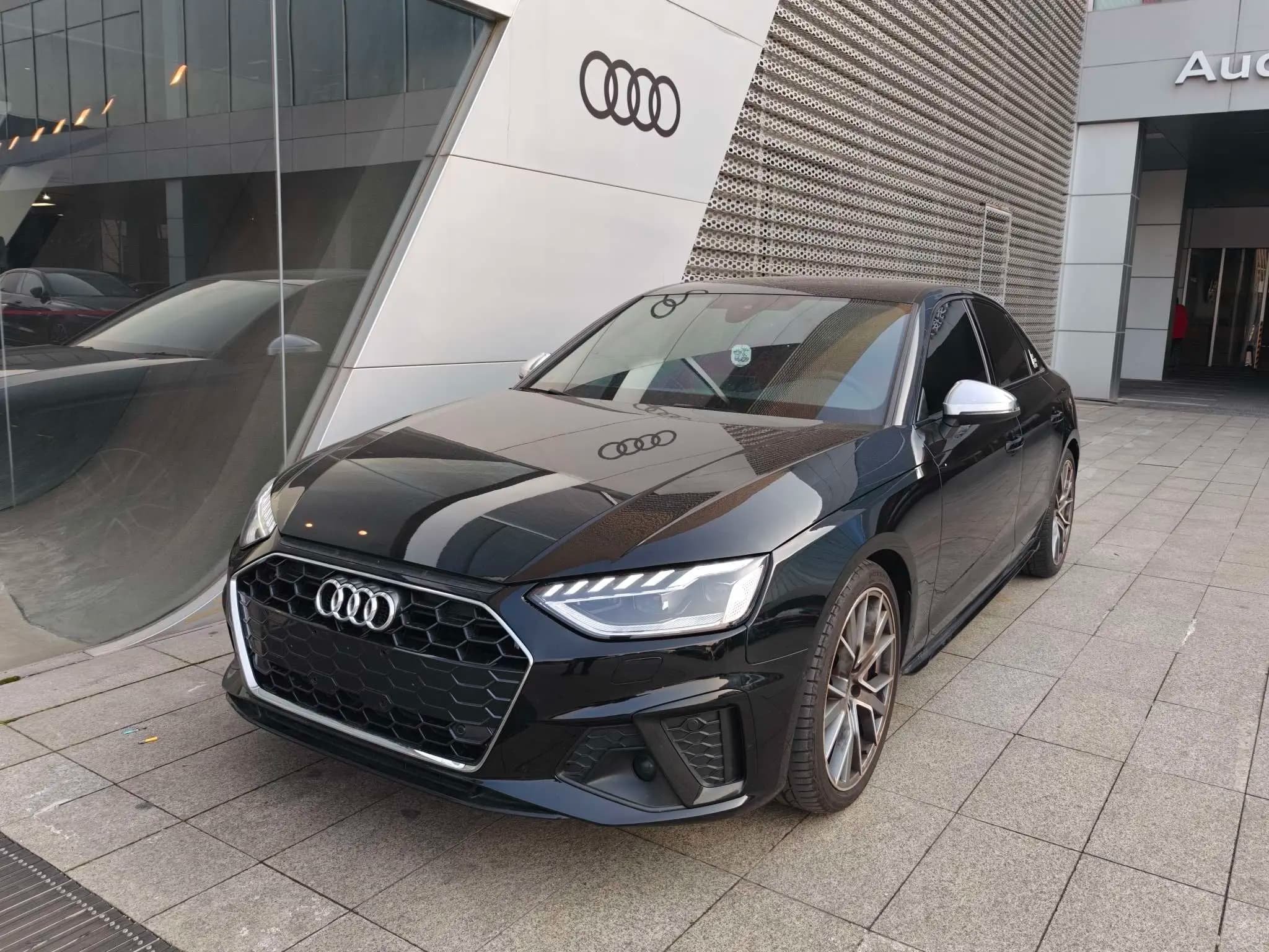 Audi S4 2023 г. 53065 км.