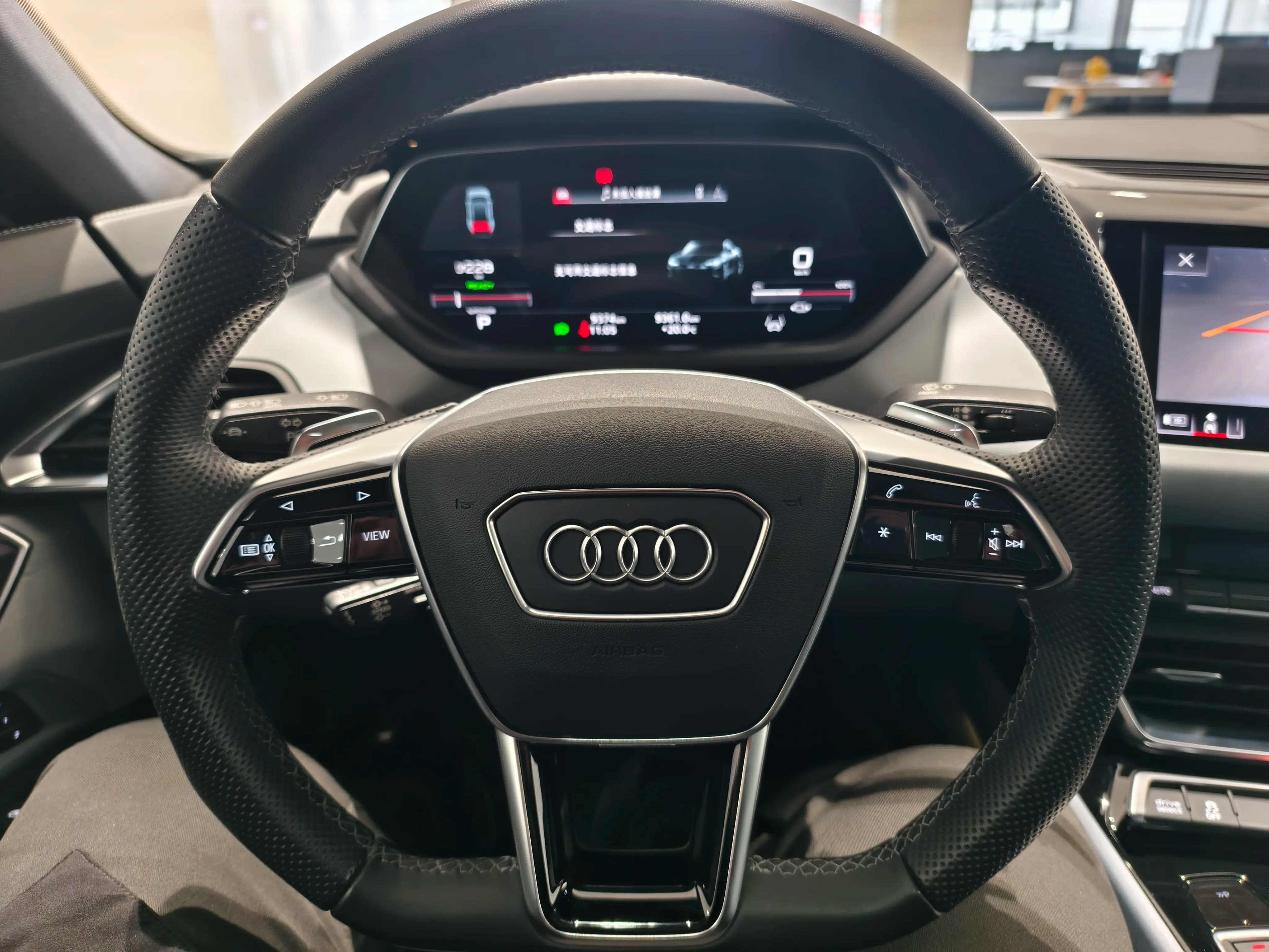Audi e-tron GT 2024 г. 12522 км. — фото 9
