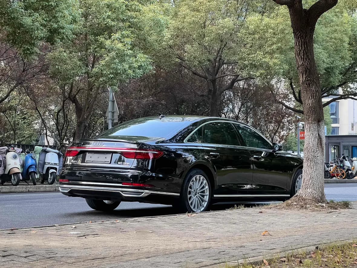 Audi A8 2021 г. 55145 км. — фото 3