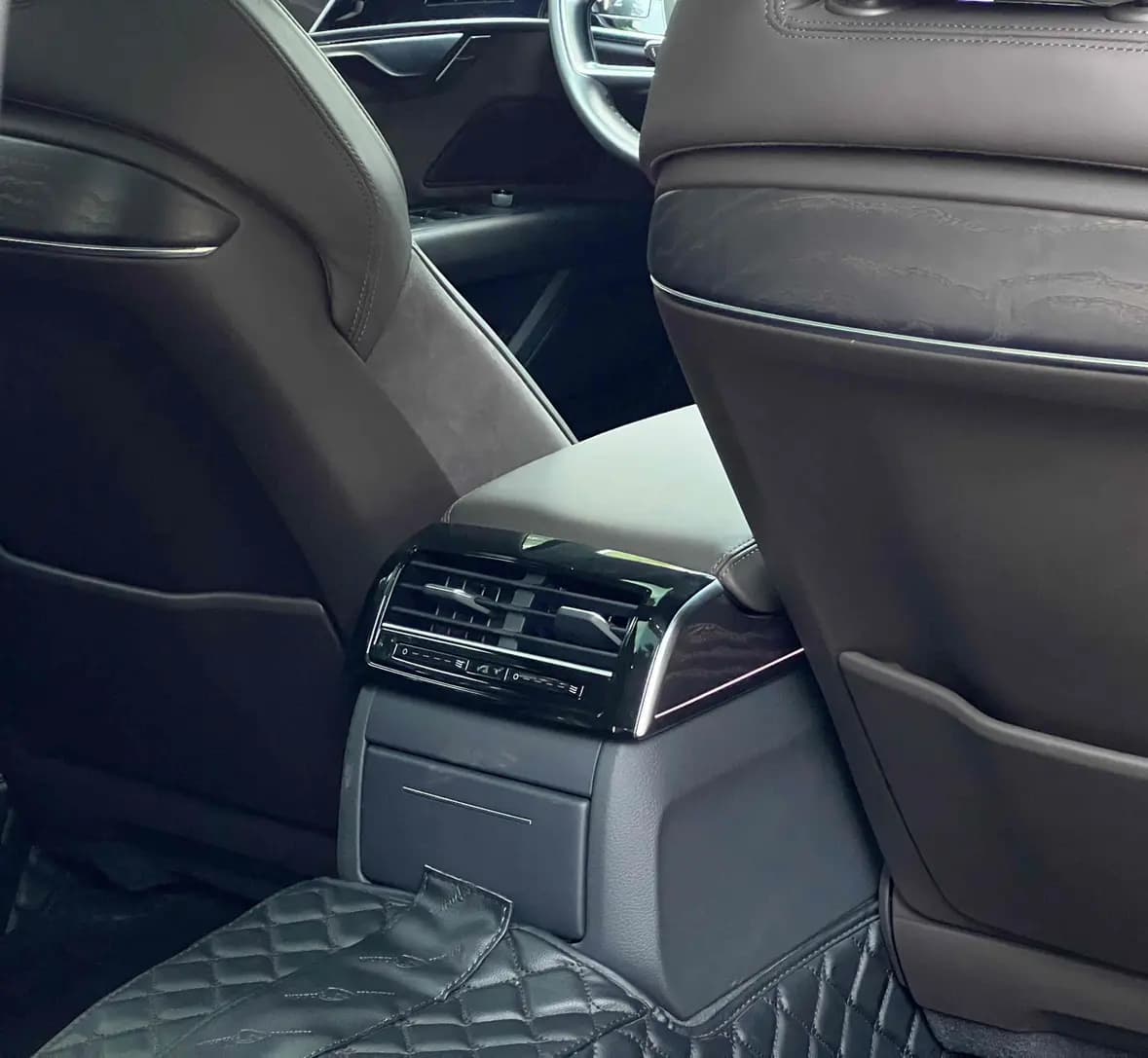 Audi A8 2021 г. 55145 км. — фото 4