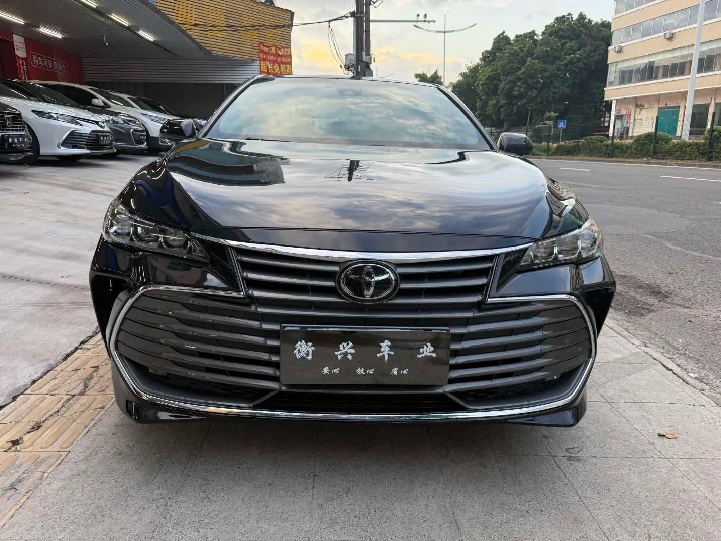 Toyota Avalon 2021 г. 57400 км. — фото 2