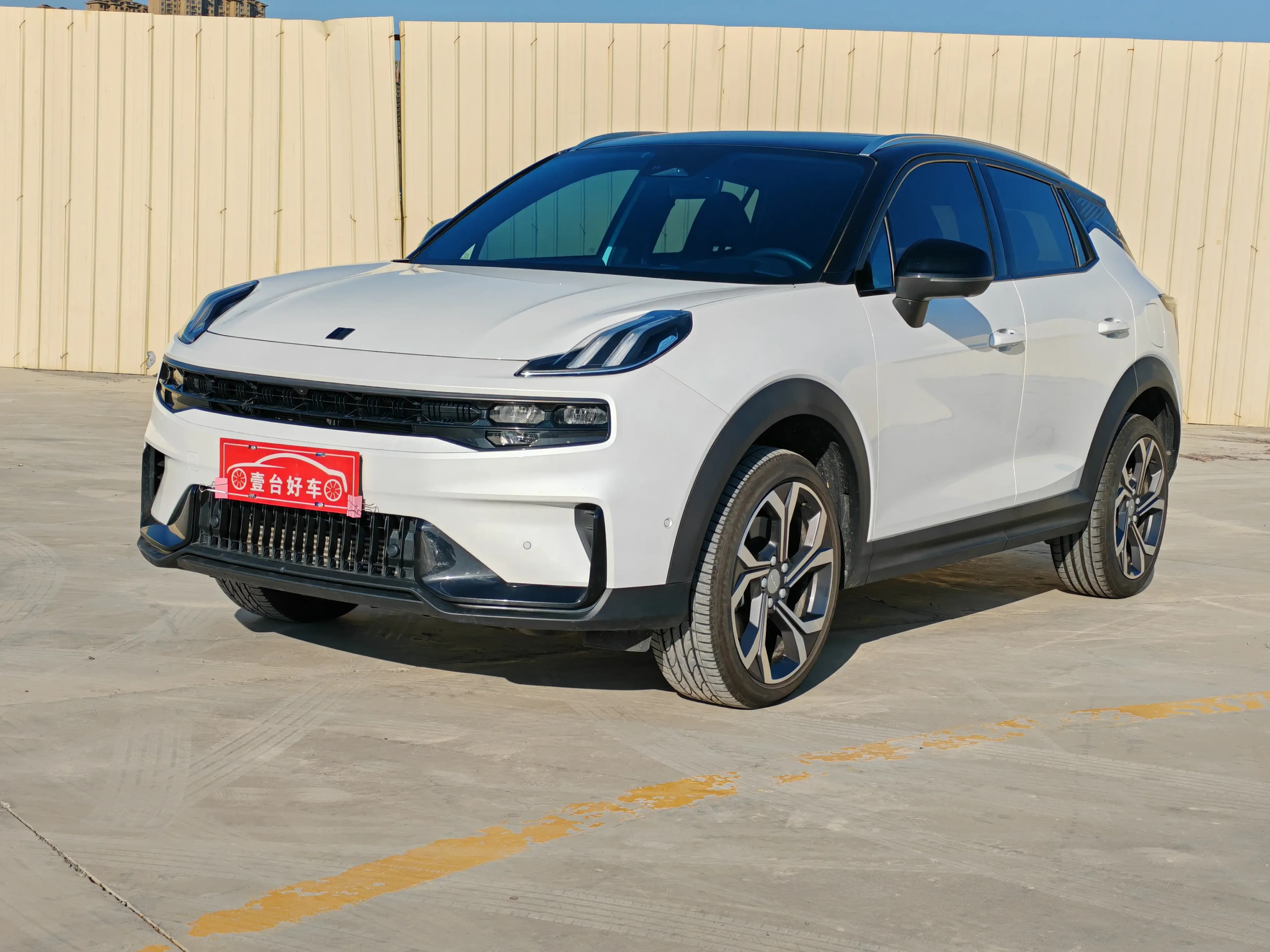 Lynk & Co 06 2024 г. 33025 км.