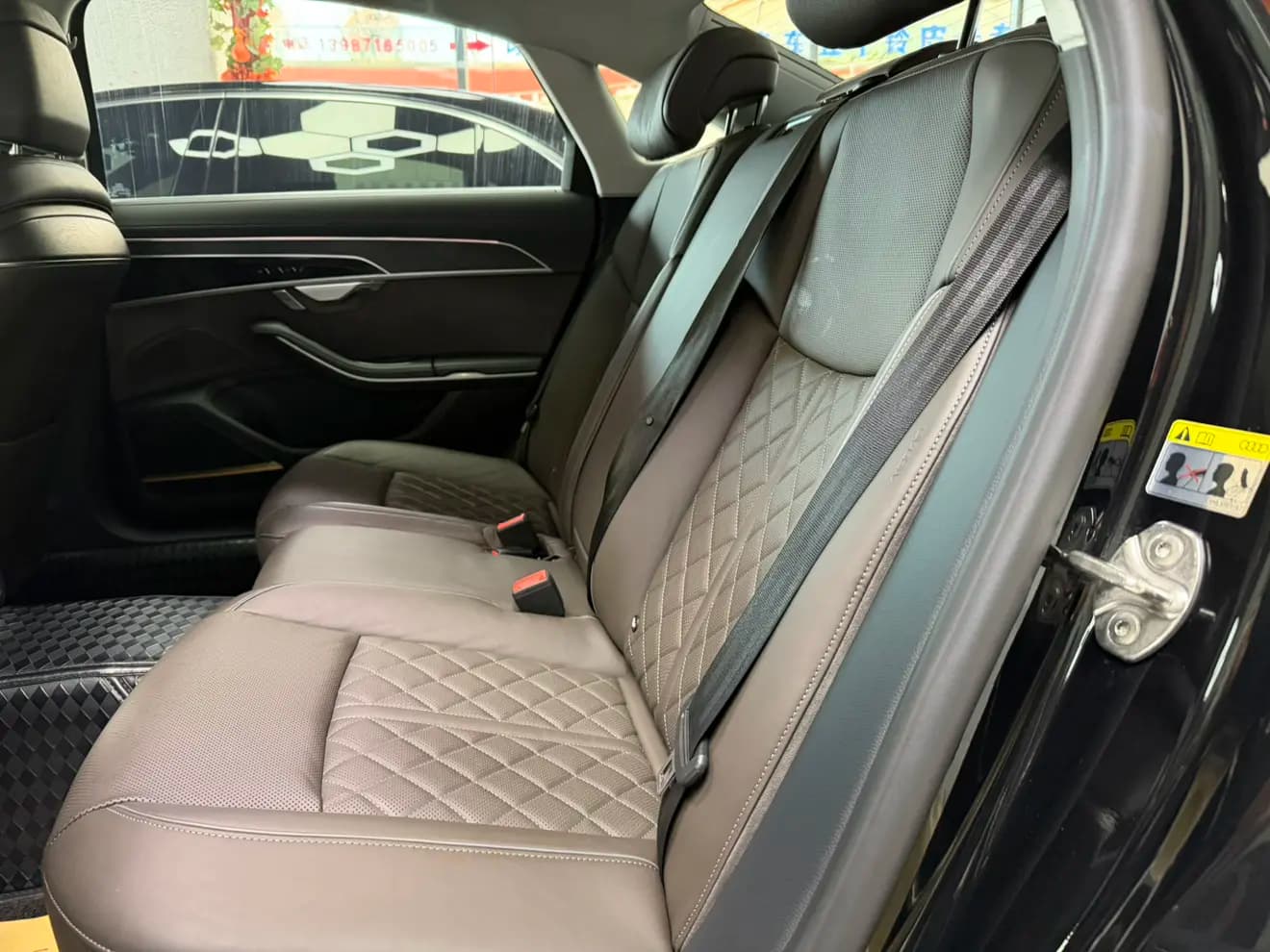 Audi A8 2024 г. 16046 км. — фото 14