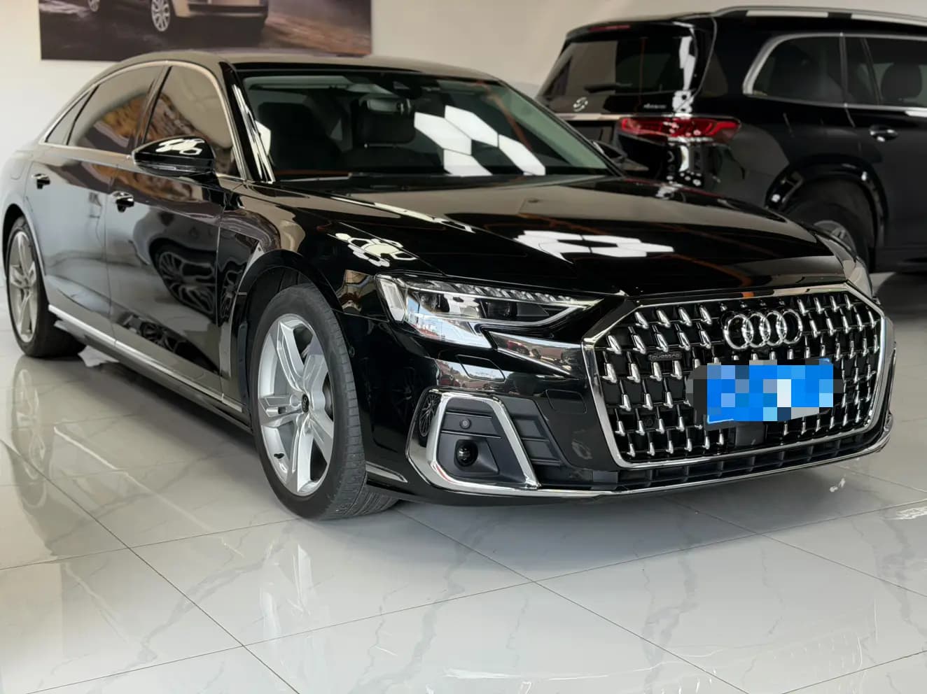 Audi A8 2024 г. 16046 км. — фото 3