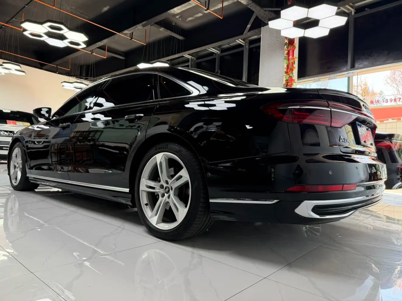 Audi A8 2024 г. 16046 км. — фото 4