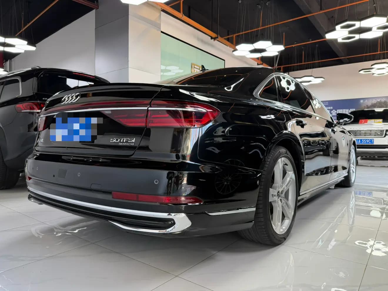 Audi A8 2024 г. 16046 км. — фото 5