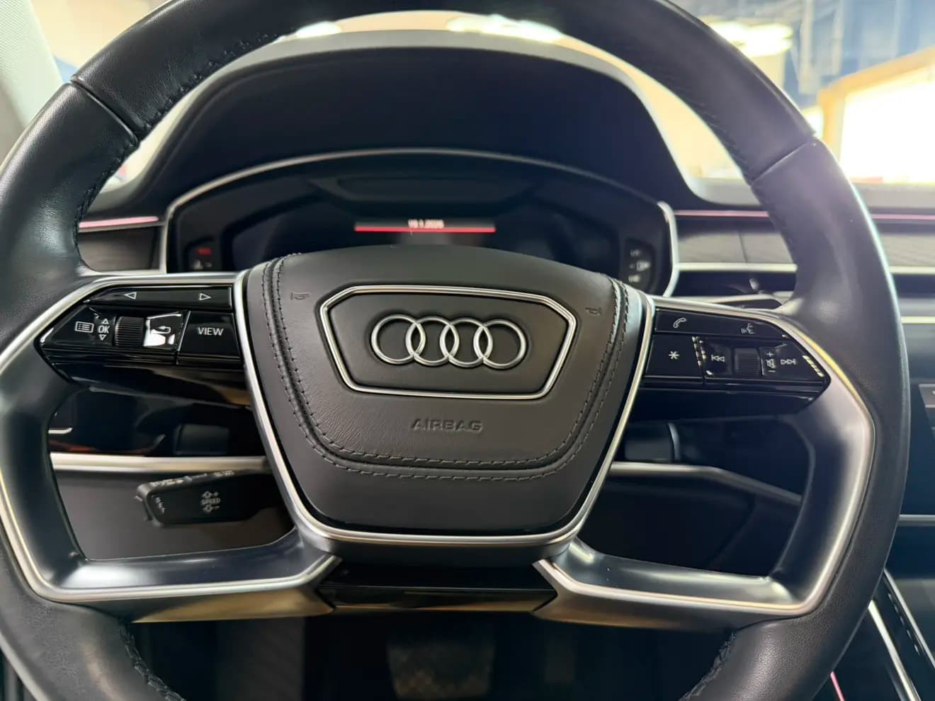 Audi A8 2024 г. 16046 км. — фото 6