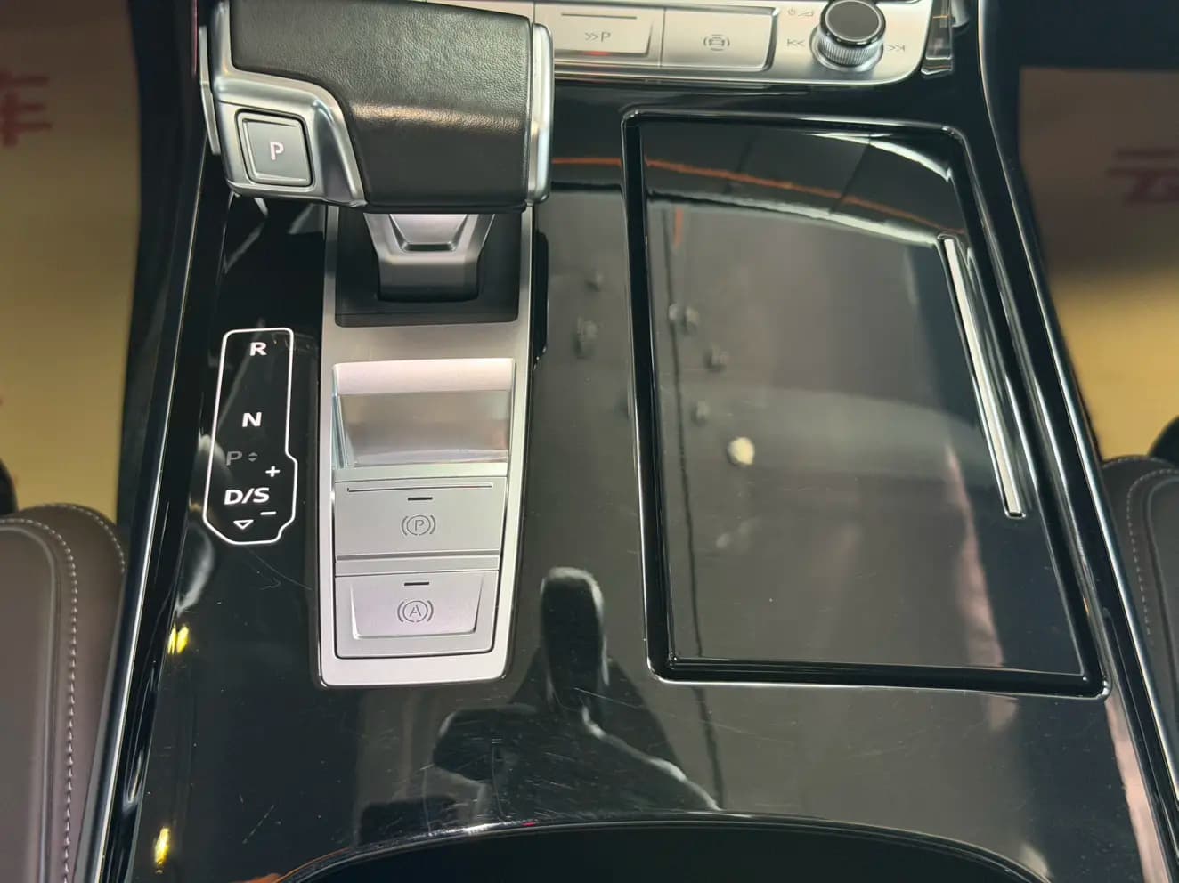 Audi A8 2024 г. 16046 км. — фото 10