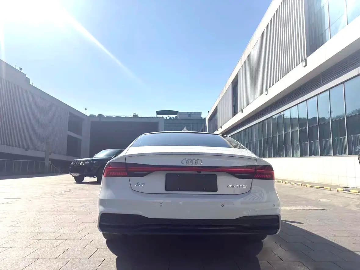 Audi A7 2023 г. 34108 км. — фото 5