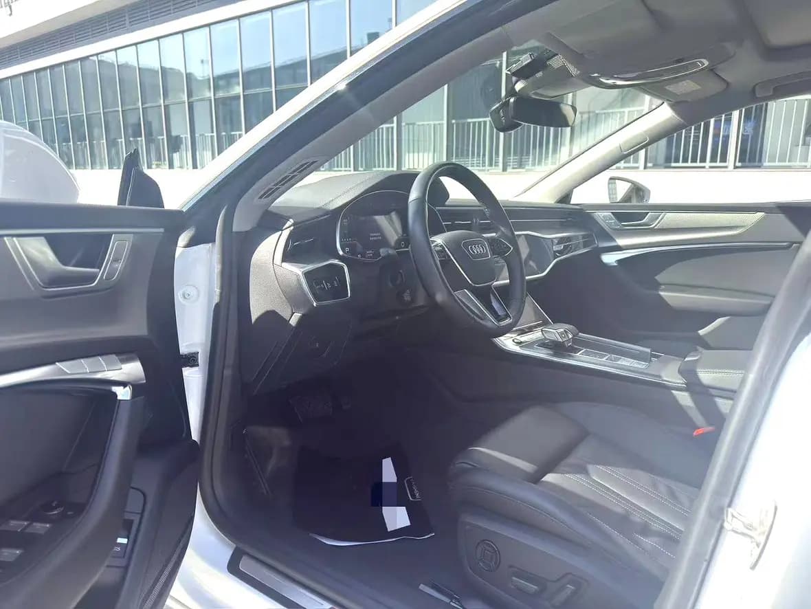 Audi A7 2023 г. 34108 км. — фото 9