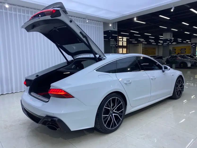 Audi A7 2021 г. 109065 км. — фото 7