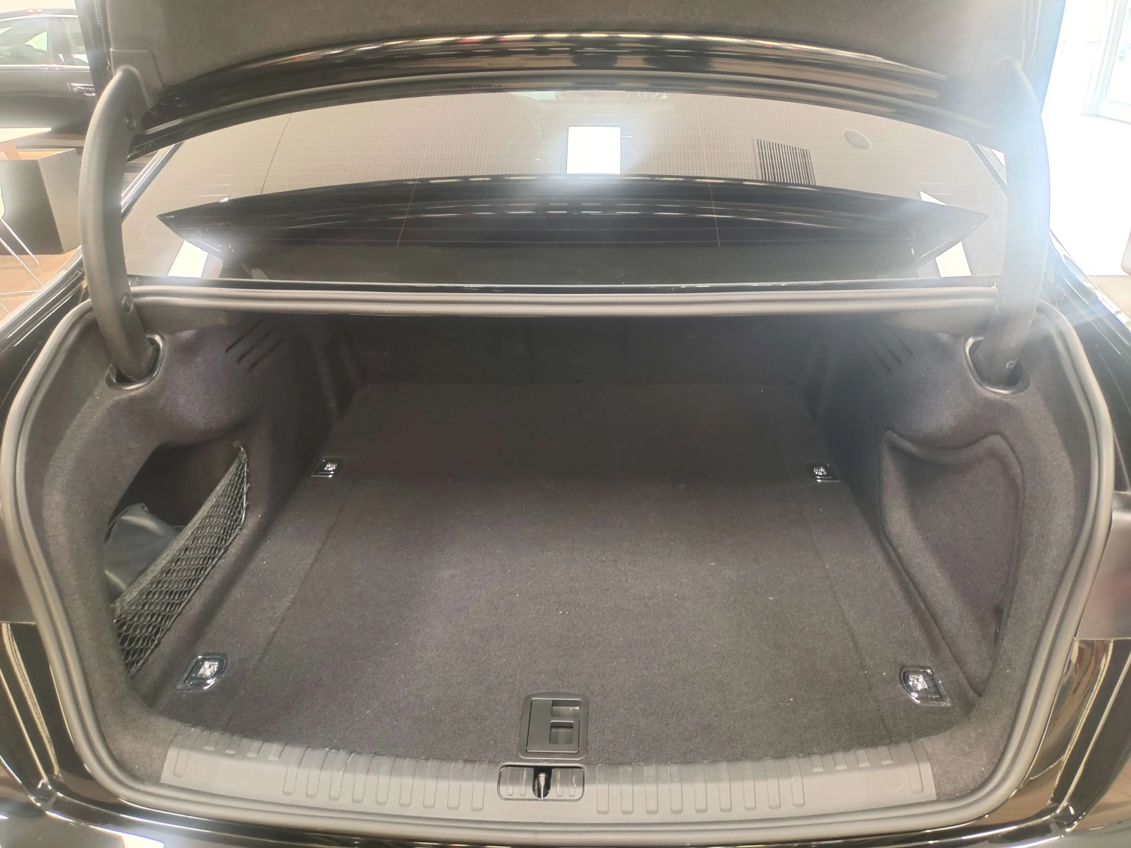 Audi A6L 2025 г. 13000 км. — фото 17