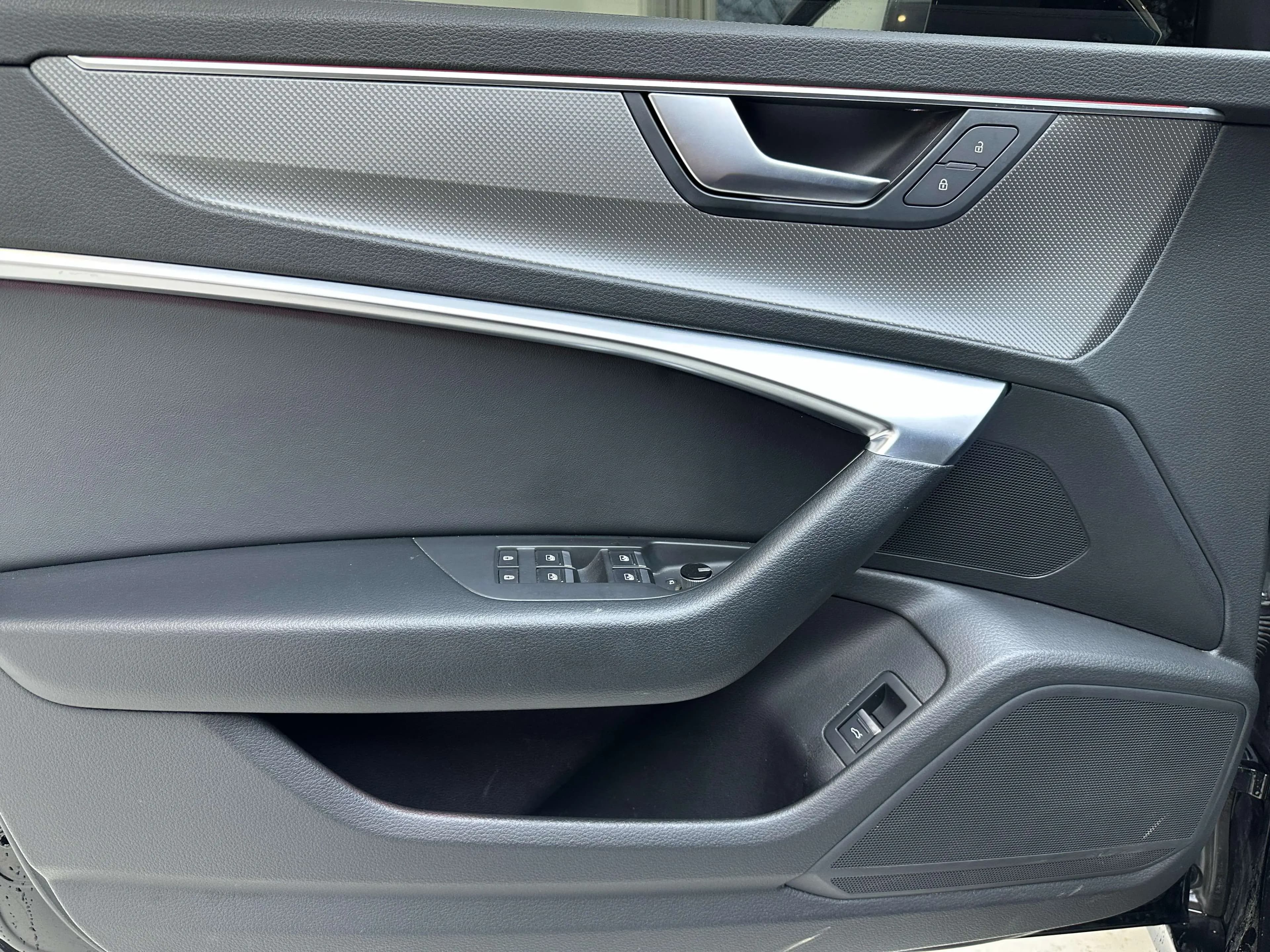 Audi A6L 2021 г. 71124 км. — фото 10
