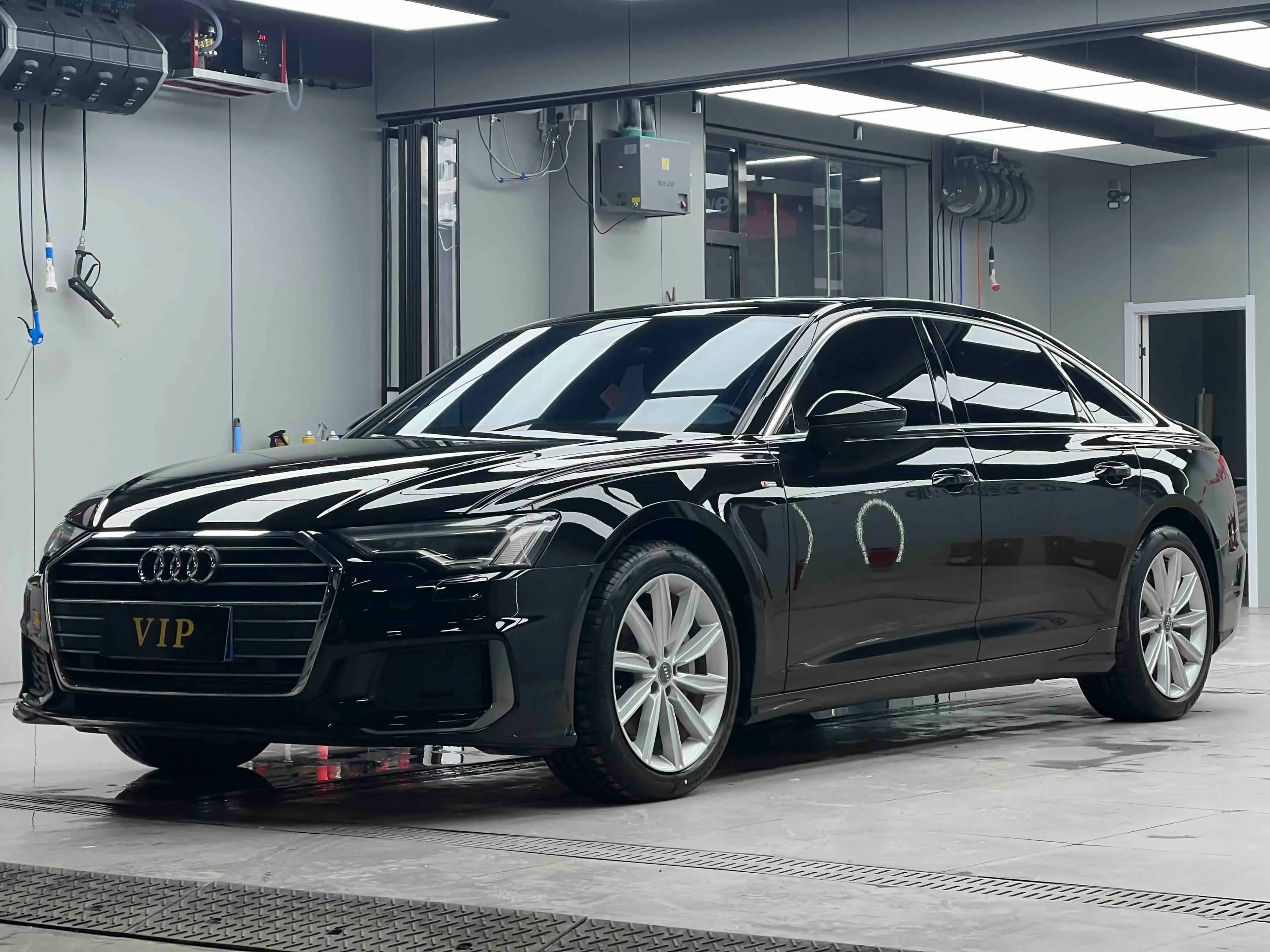 Audi A6L 2021 г. 30030 км.